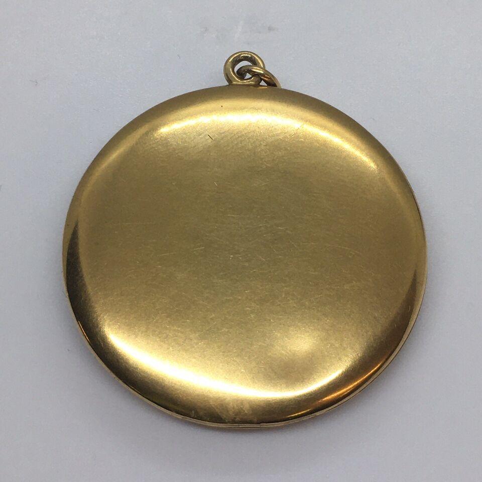 Antique Art Deco Chase Work Lady 14K Gold American Locket Necklace Signed In Good Condition For Sale In Santa Monica, CA