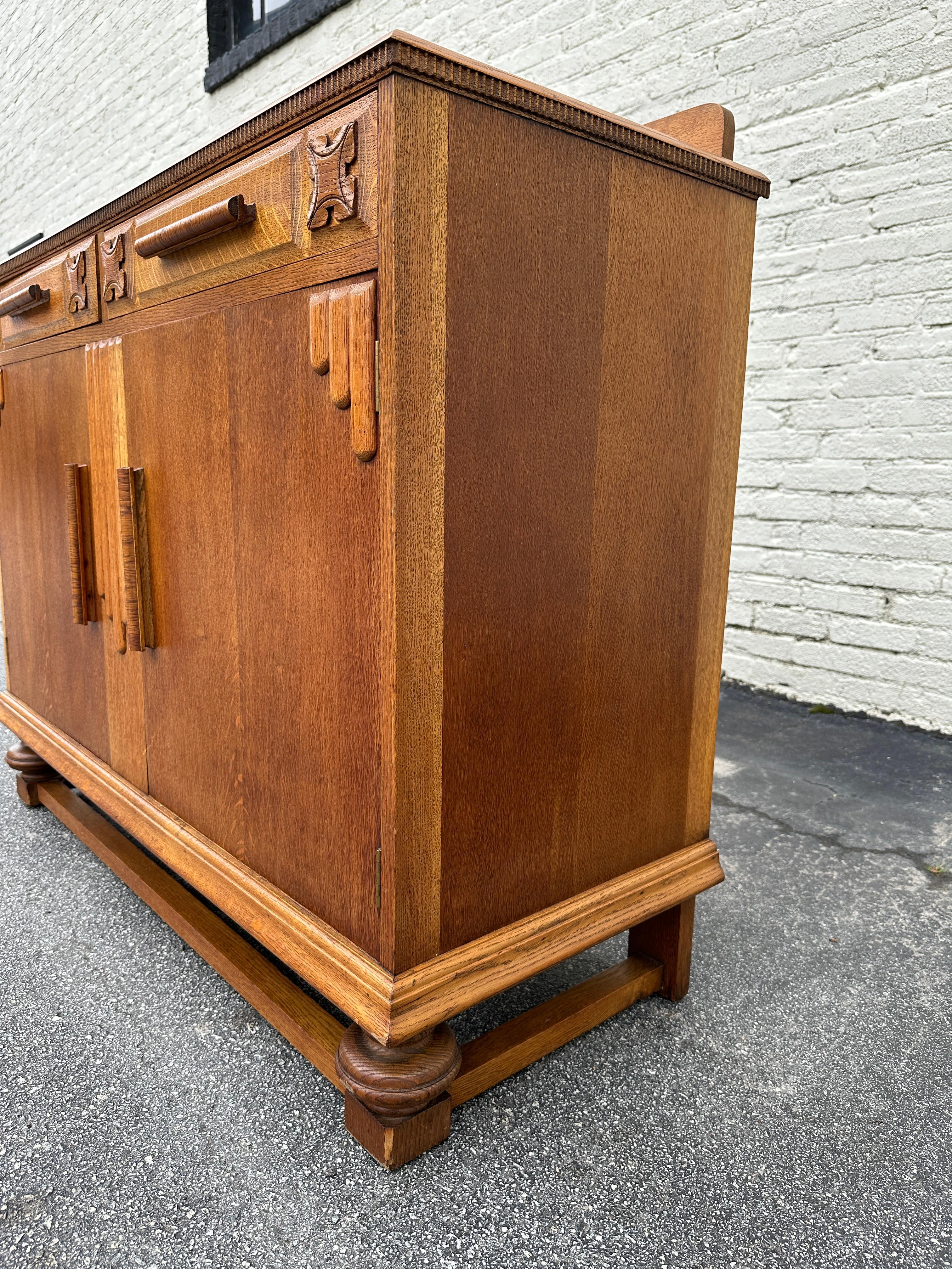 Early 20th Century Antique Art Deco Chest of Drawers / Sideboard Buffet / Console, circa 1920s