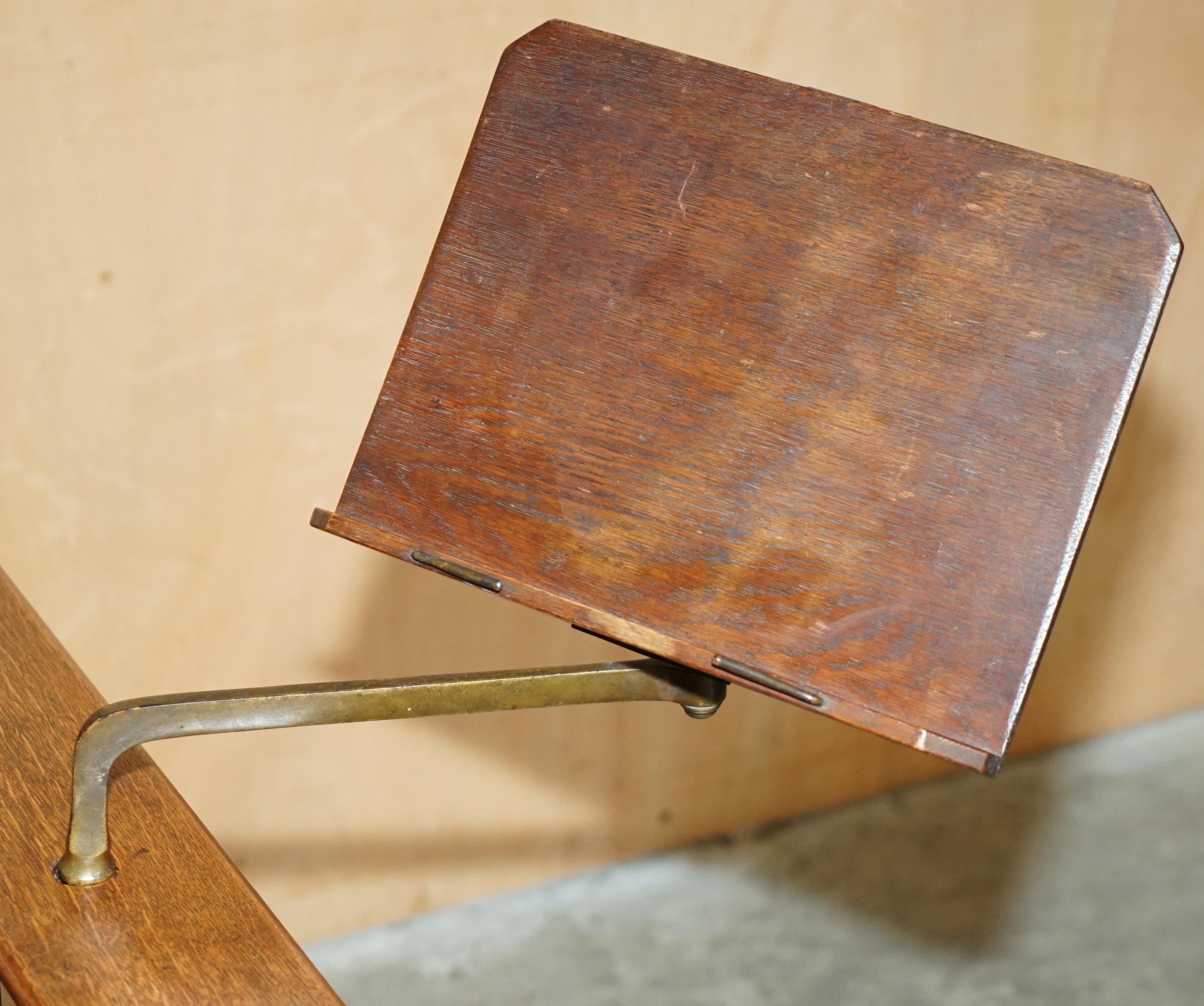 ARTE ANTIQUES DECO Chesterfield in pelle marrone, poltrona da scrivania con ripiano per scrivere in vendita 3