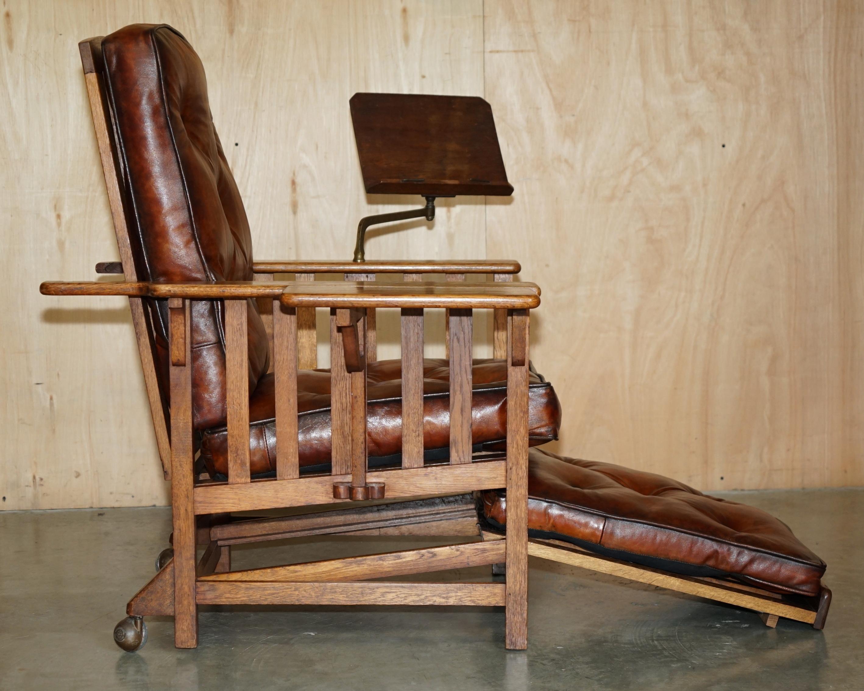 ARTE ANTIQUES DECO Chesterfield in pelle marrone, poltrona da scrivania con ripiano per scrivere in vendita 5