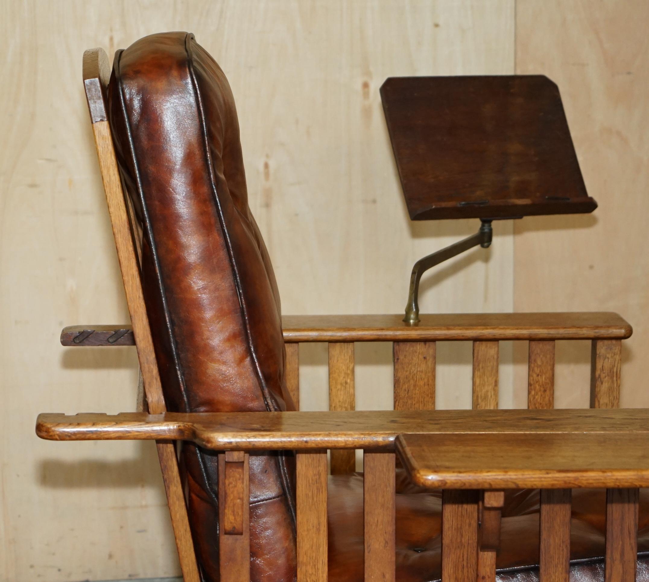 ARTE ANTIQUES DECO Chesterfield in pelle marrone, poltrona da scrivania con ripiano per scrivere in vendita 6