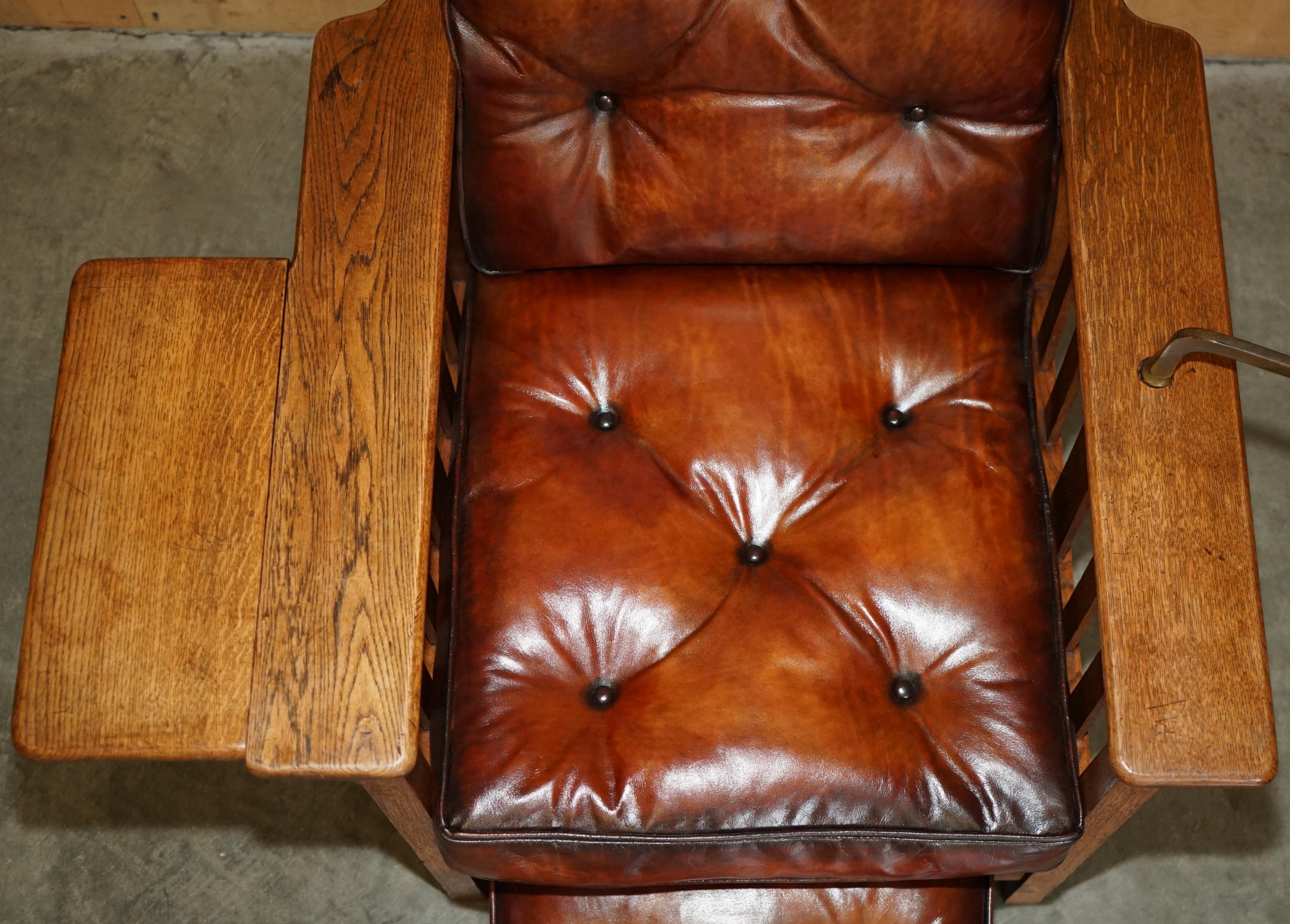 Pelle ARTE ANTIQUES DECO Chesterfield in pelle marrone, poltrona da scrivania con ripiano per scrivere in vendita