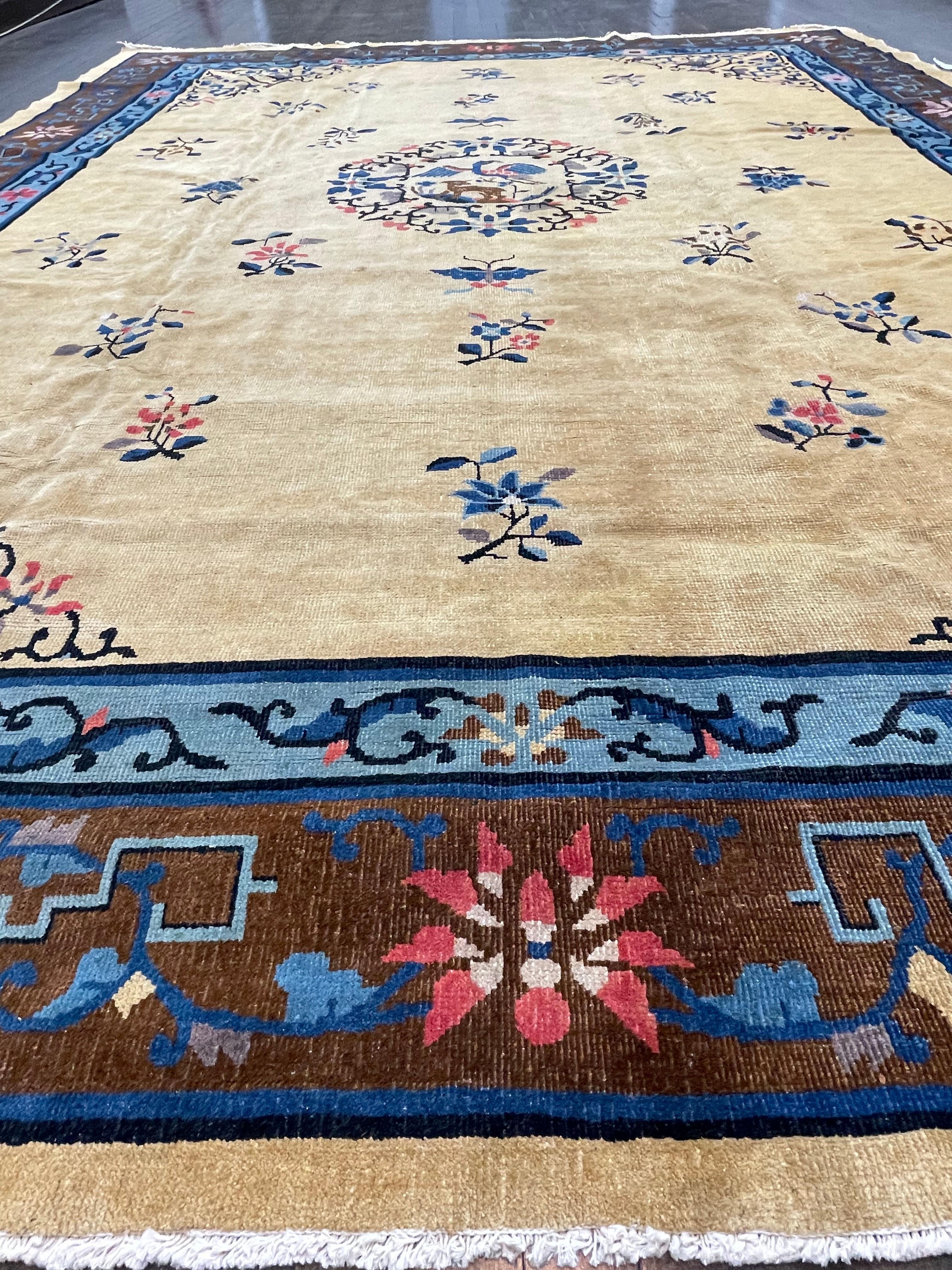 Antique Art Deco Chinese Carpet, circa 1910 In Good Condition For Sale In Morton Grove, IL