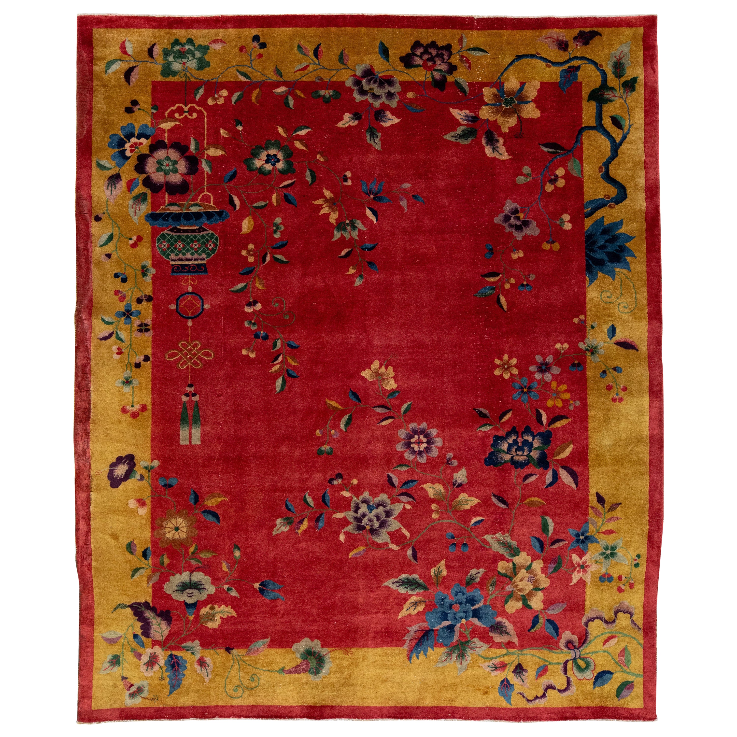 Tapis chinois Art Déco ancien en laine à fleurs fabriqué à la main en rouge