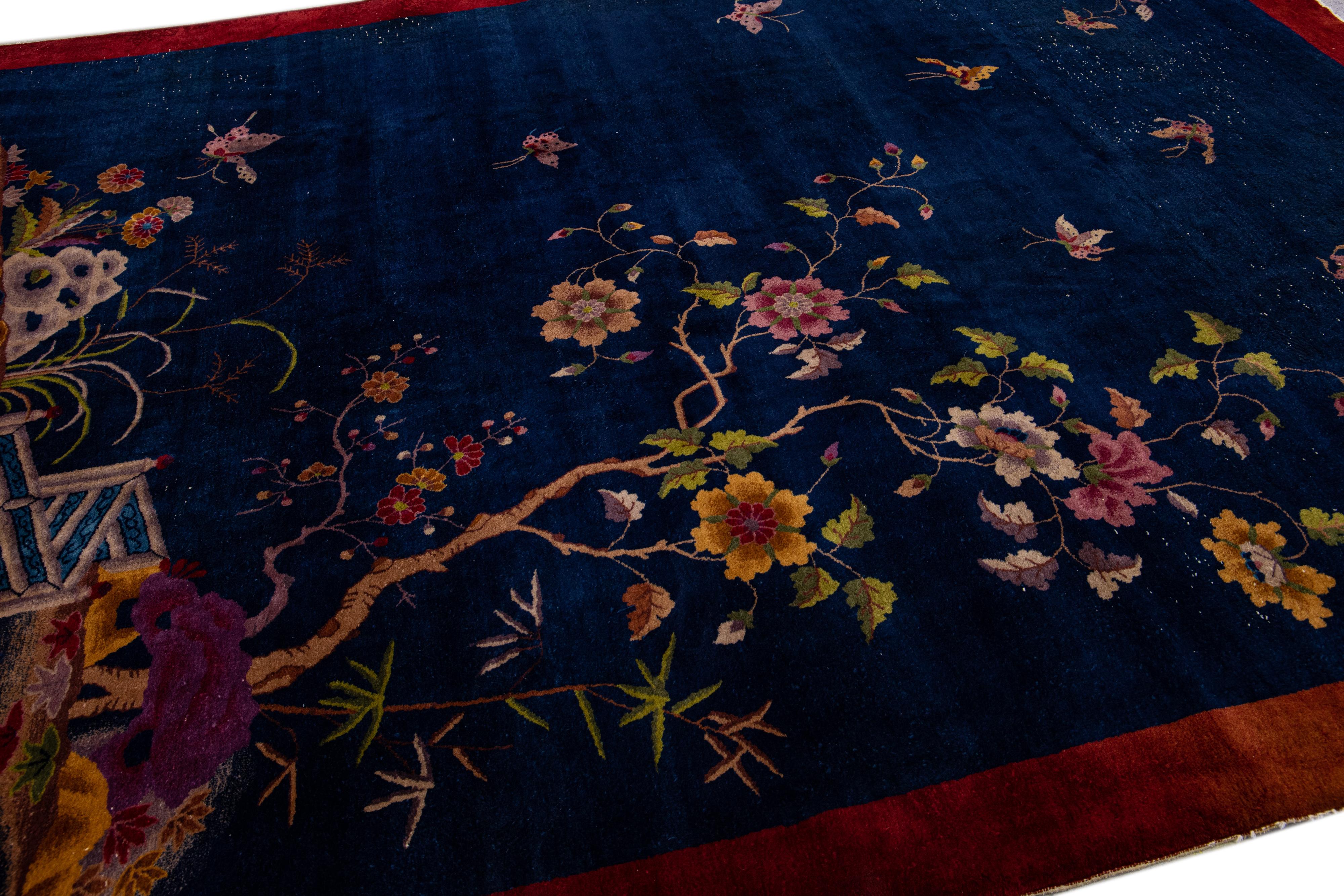 Antiker chinesischer handgefertigter antiker blauer Wollteppich im Art déco-Stil mit Blumenmuster im Angebot 4