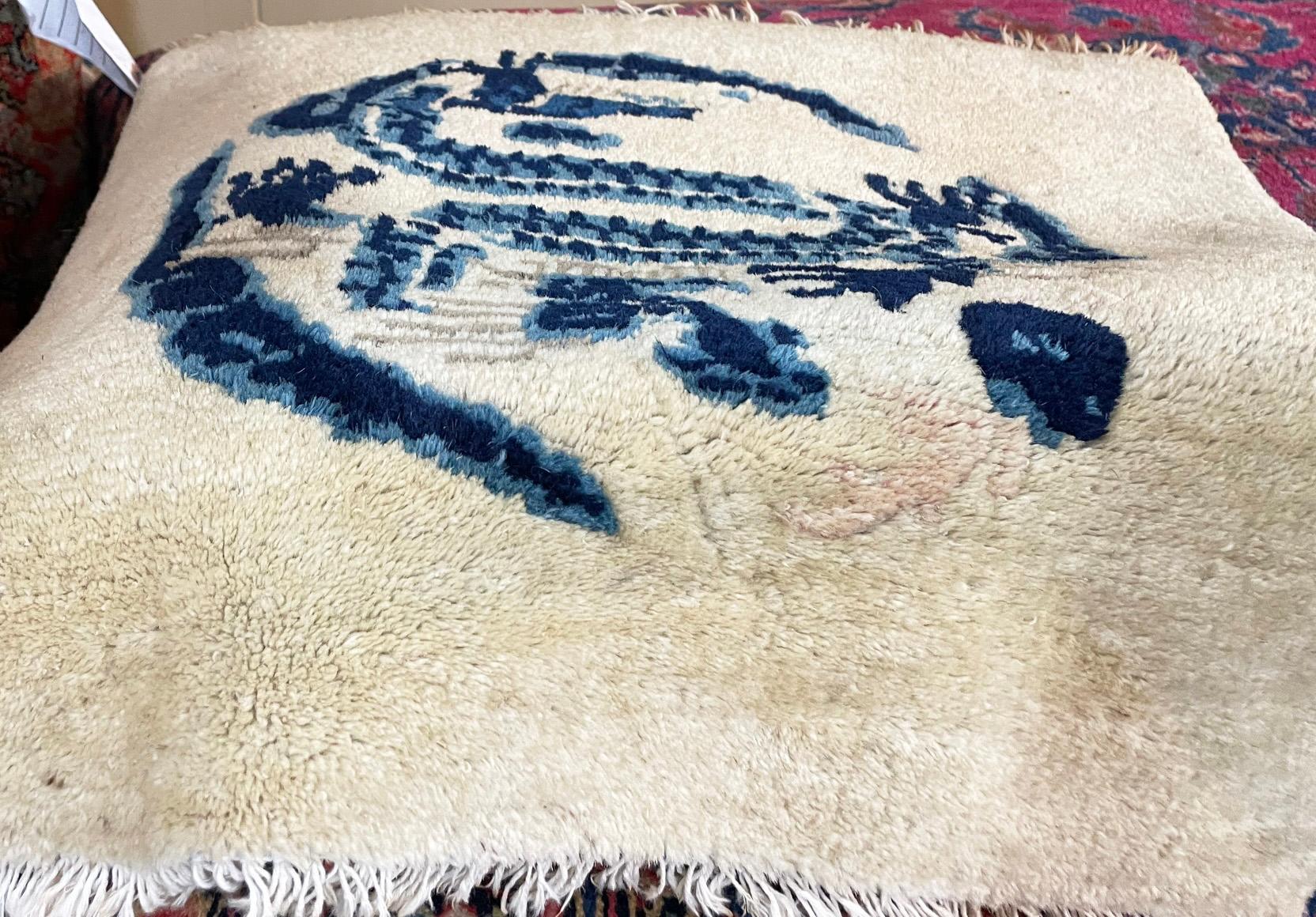 Art déco Arte Antiques Art Deco Chinese Peking Dragon Rug en vente