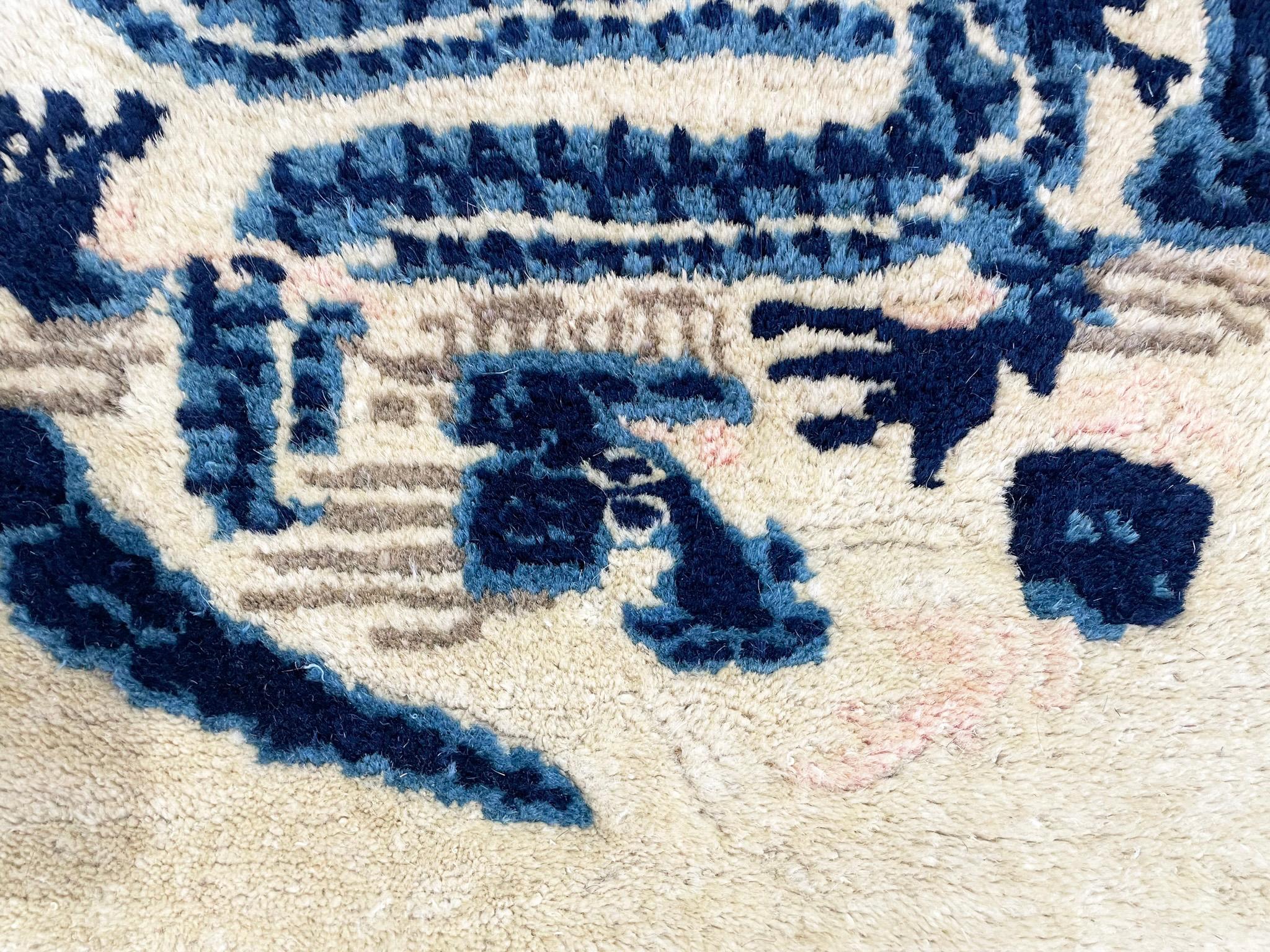20ième siècle Arte Antiques Art Deco Chinese Peking Dragon Rug en vente