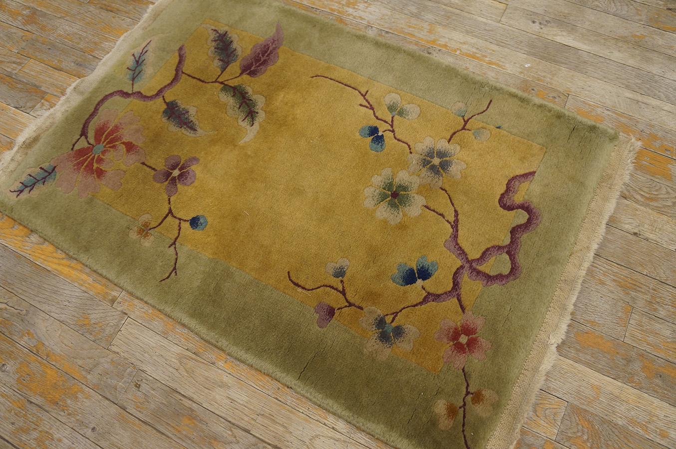 1920s Chinese Art Deco Carpet ( 2' x 3' - 60 x 90 ) In Good Condition For Sale In New York, NY