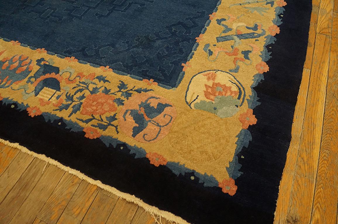 Chinesischer Peking-Teppich aus den 1920er Jahren ( 1,82 m x 1,83 m – 208 x 355 cm) (Handgeknüpft) im Angebot