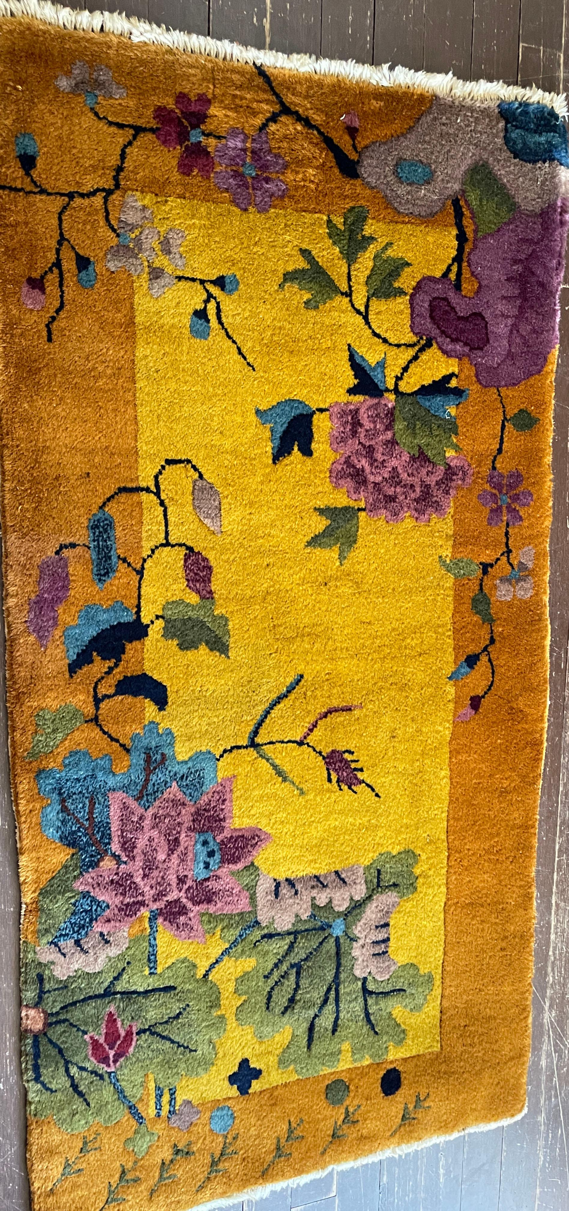 Antique Art deco Chinese Rug For Sale 3