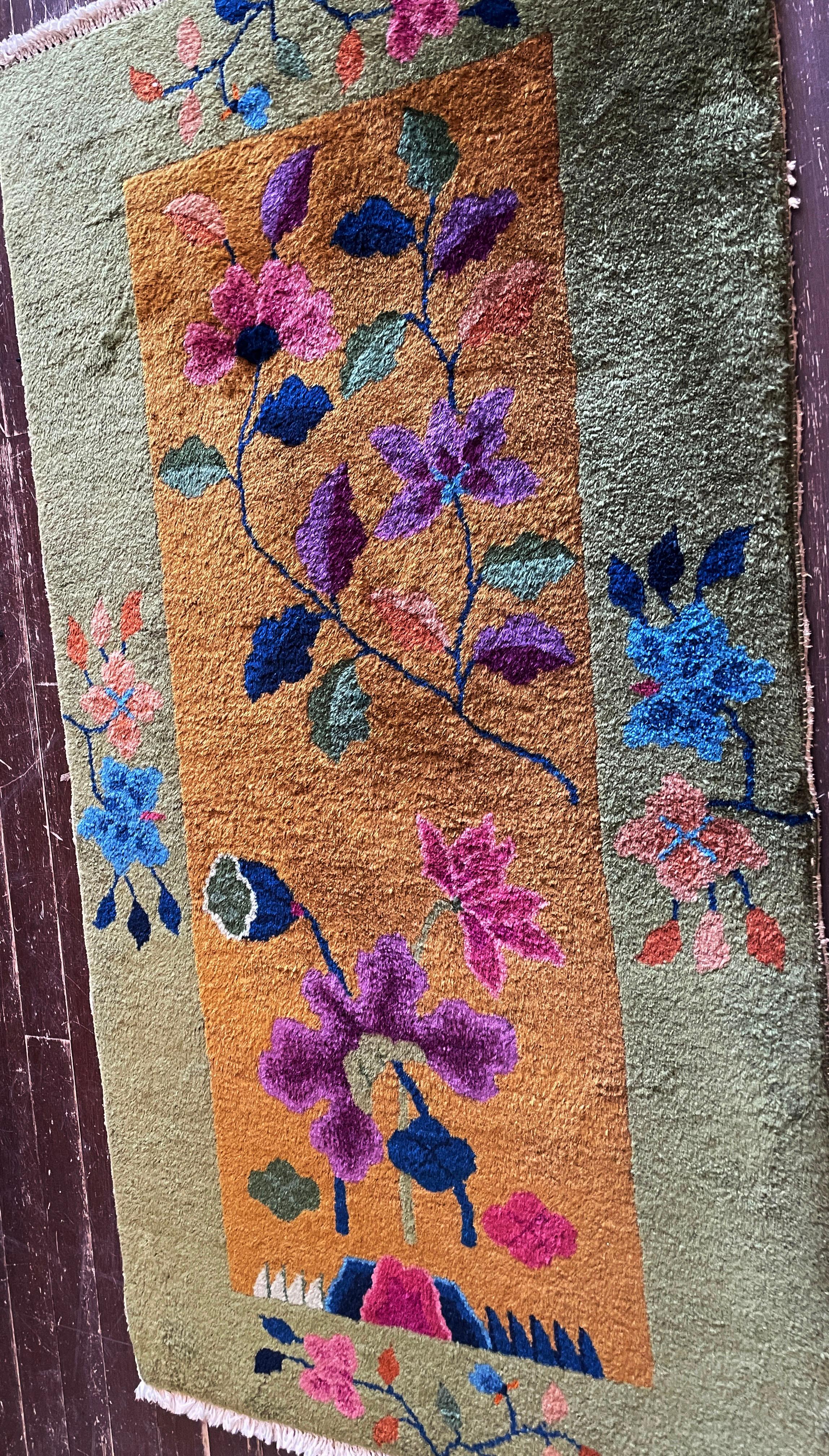 Antique Art deco Chinese Rugs For Sale 3