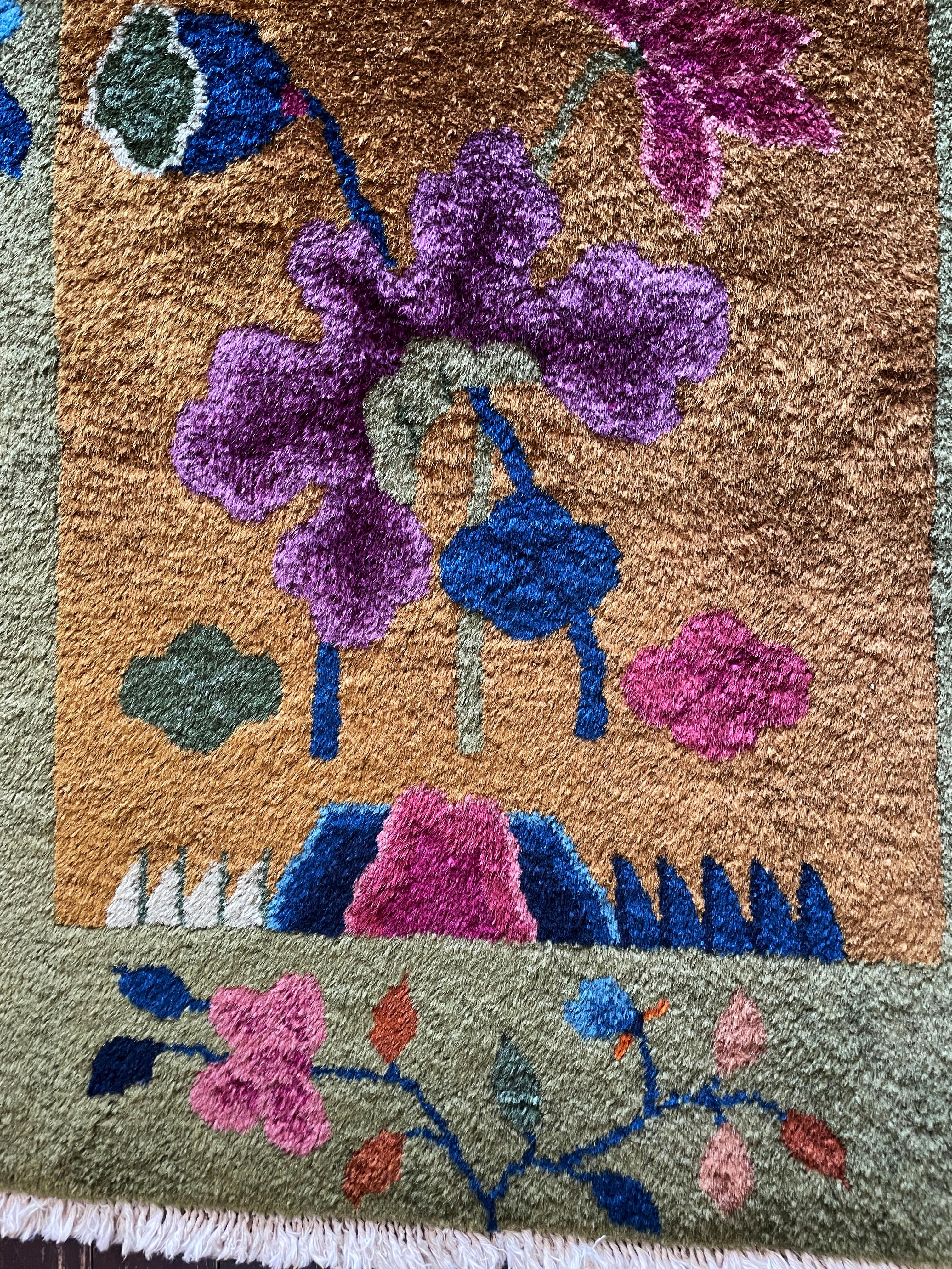 Antique Art deco Chinese Rugs In Excellent Condition For Sale In Evanston, IL