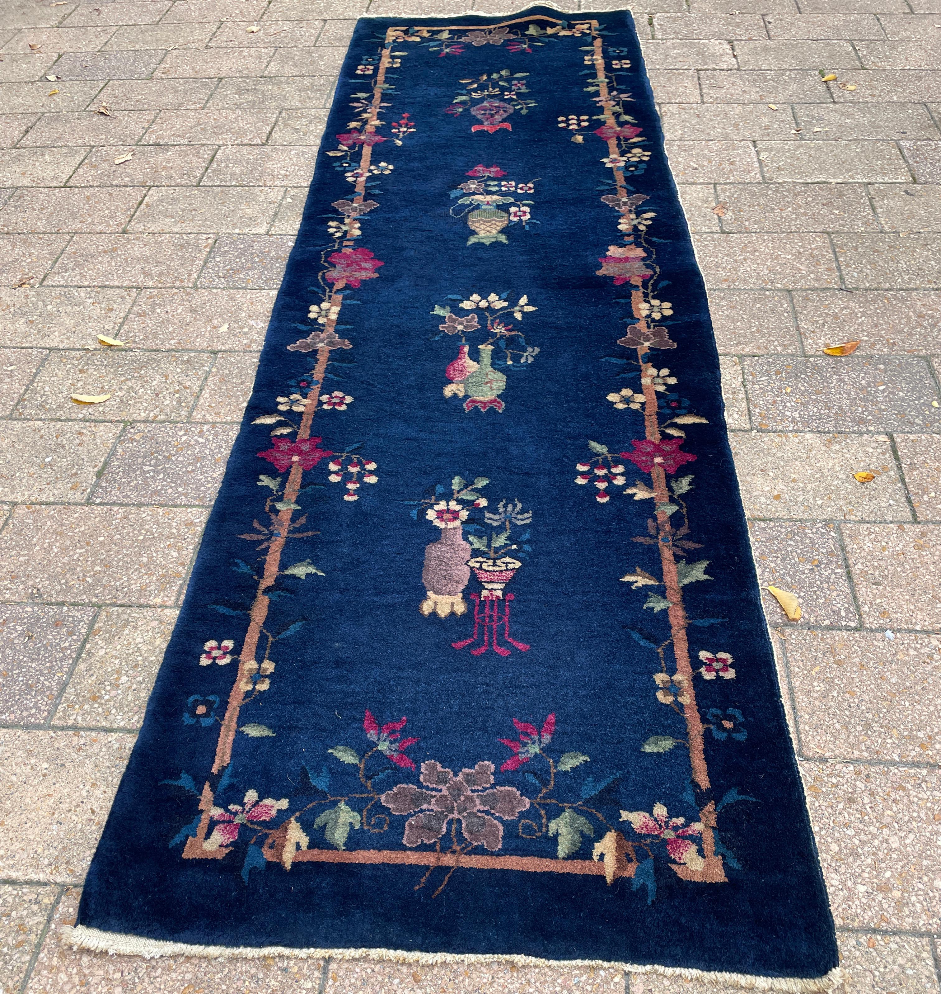 Antique Art Deco Chinese Runner, Elegance In Good Condition For Sale In Evanston, IL