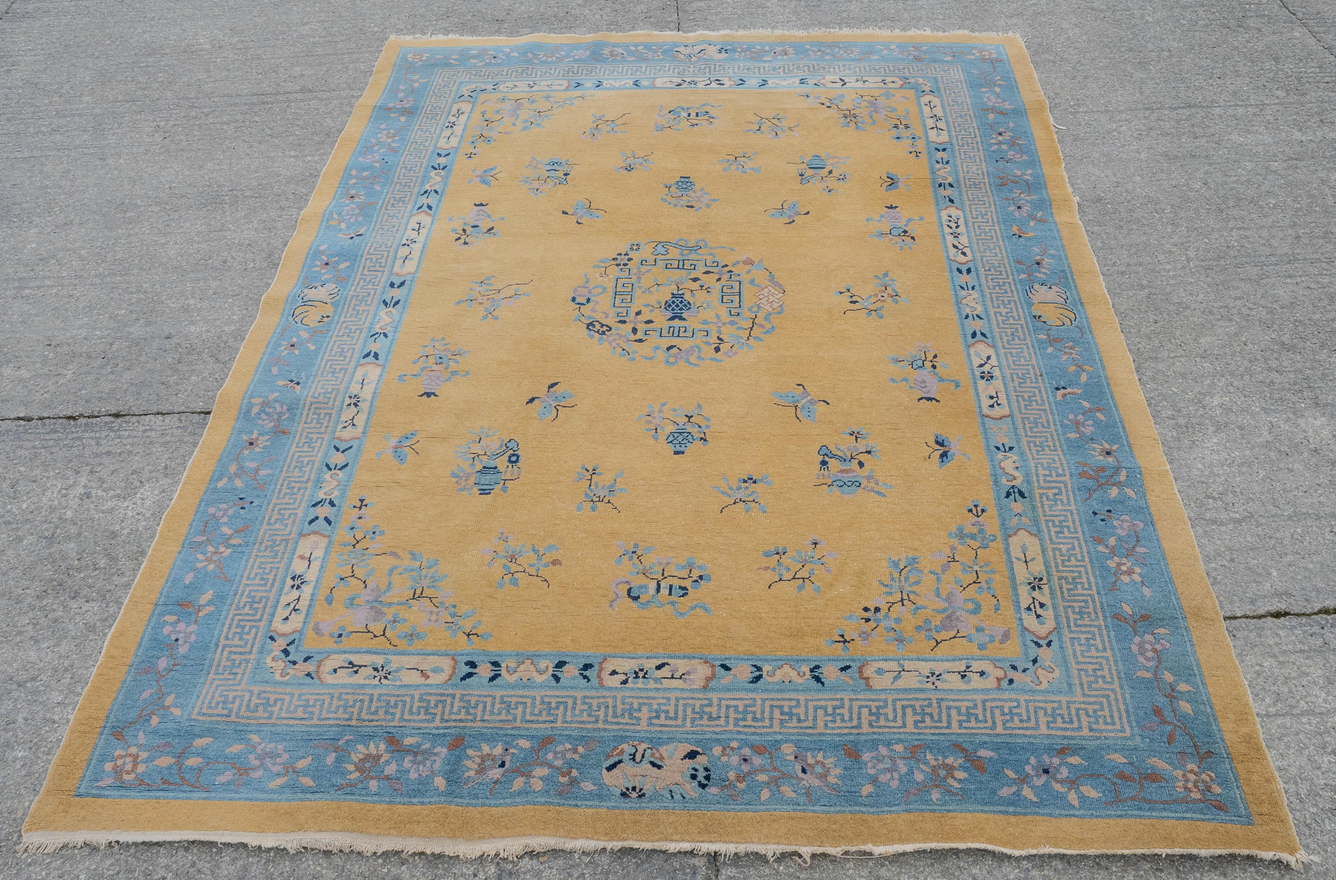 Early 20th Century Antique Art Deco Chinese Yellow Blue Carpet 12' x 9' Circa 1920 (371x274cm Rug) For Sale