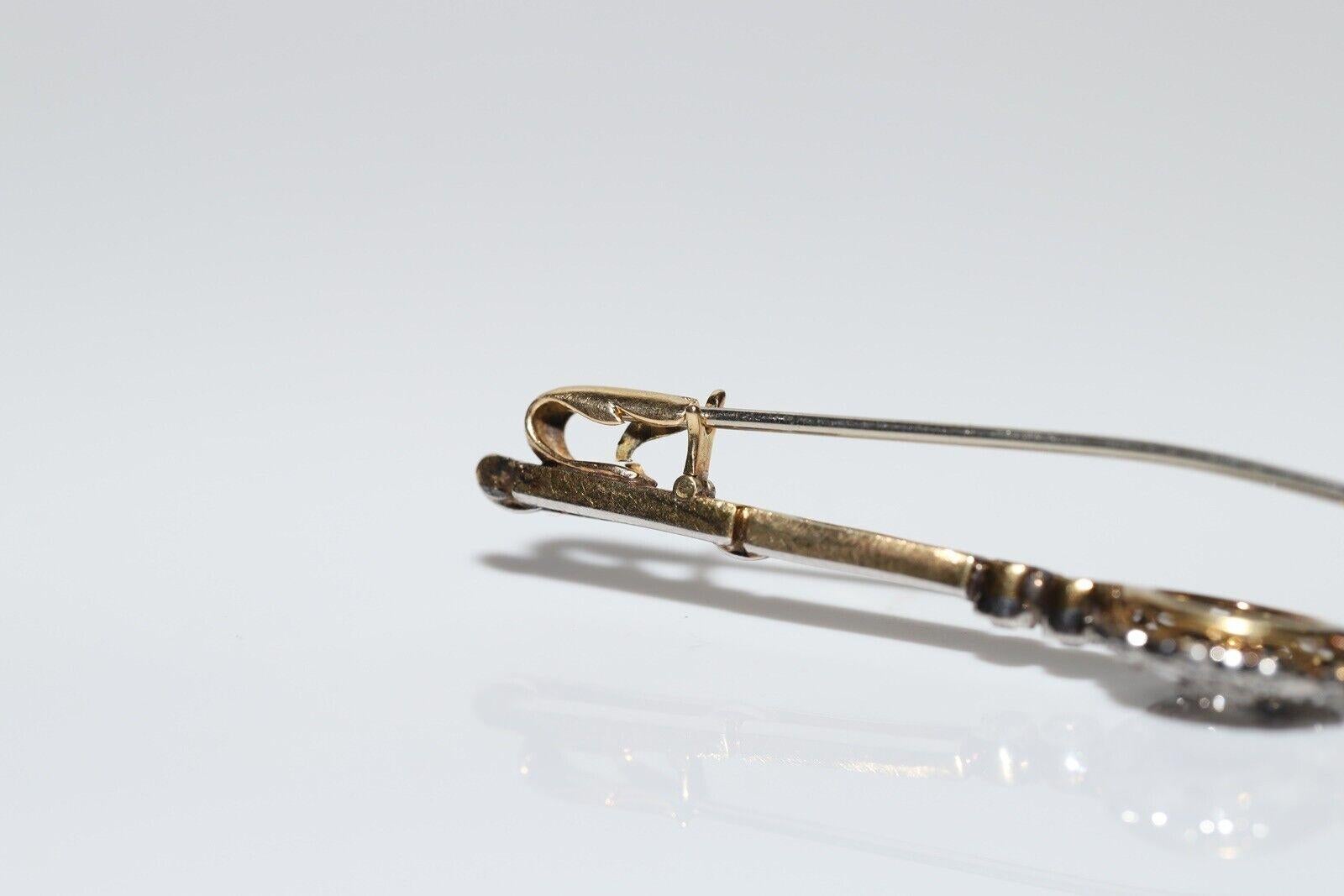 Antique Art Deco Circa 1920s 18k Gold Natural Diamond And Sapphire Brooch For Sale 4