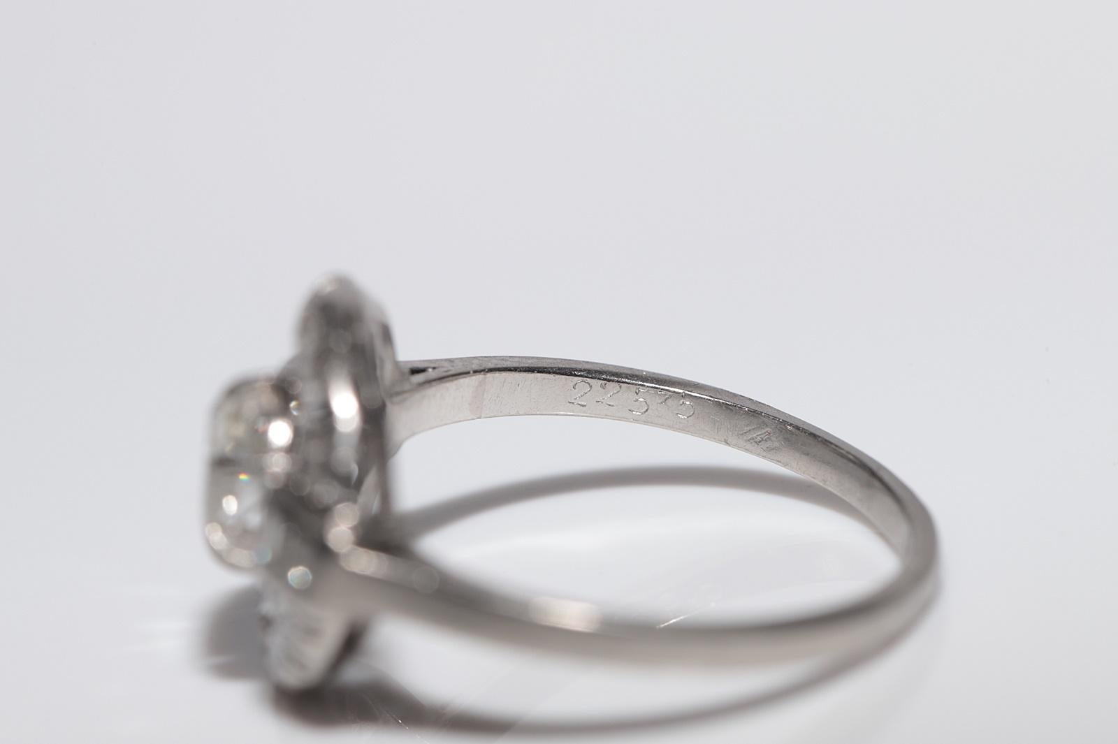 Bague Art déco ancienne des années 1920 en or 18 carats décorée de diamants naturels en vente 6