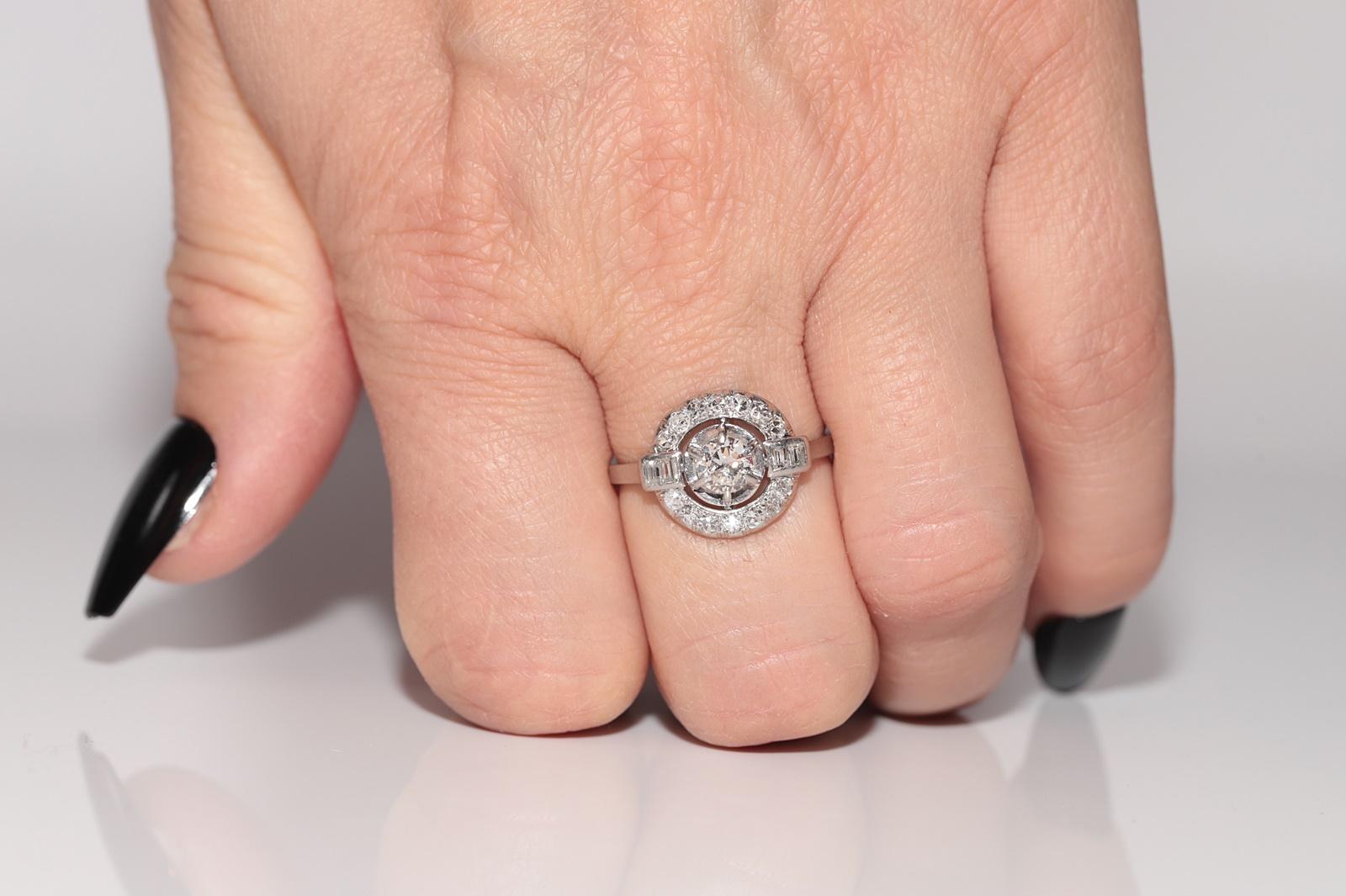 Bague Art déco ancienne des années 1920 en or 18 carats décorée de diamants naturels en vente 11