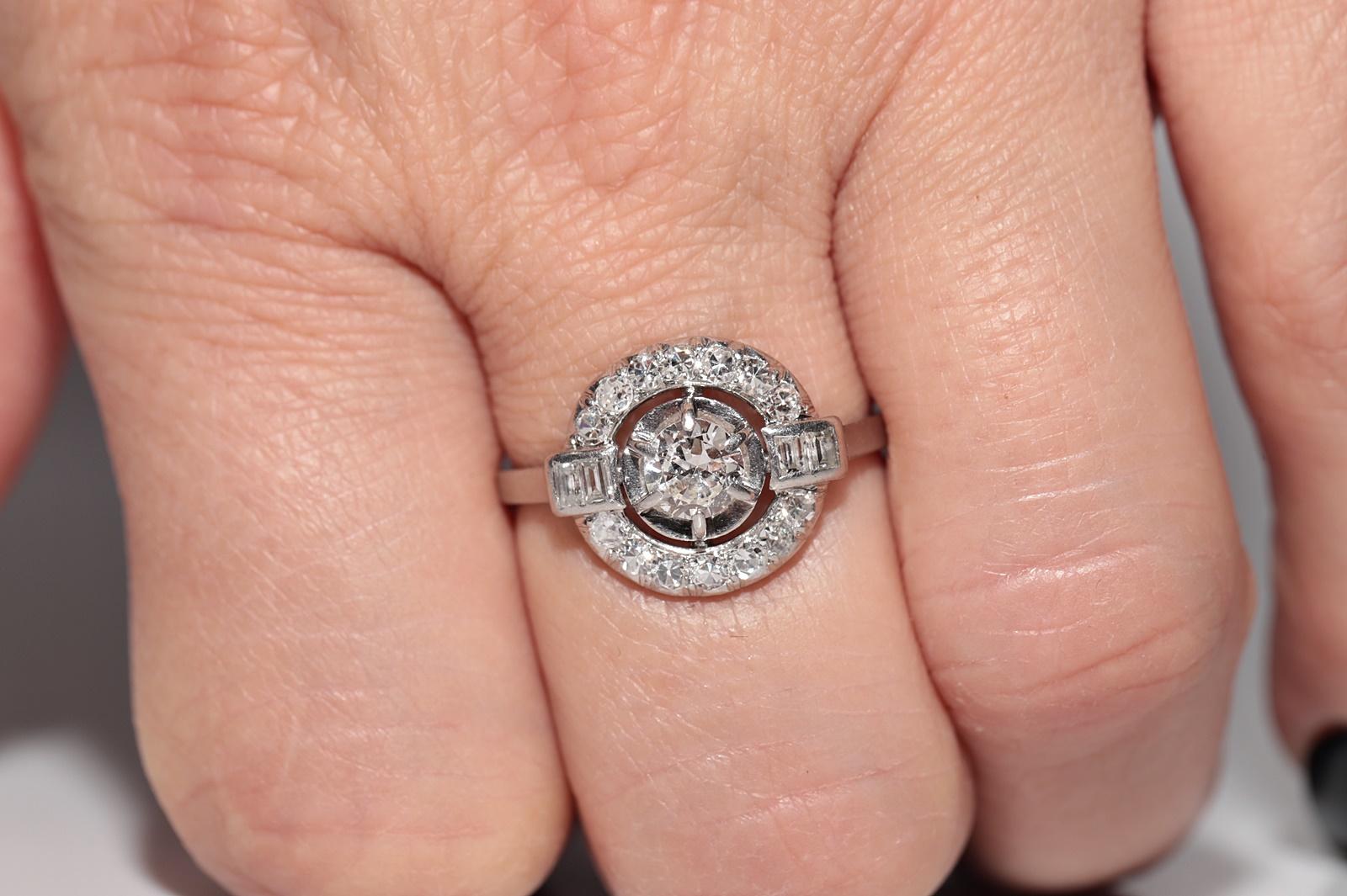 Bague Art déco ancienne des années 1920 en or 18 carats décorée de diamants naturels en vente 12