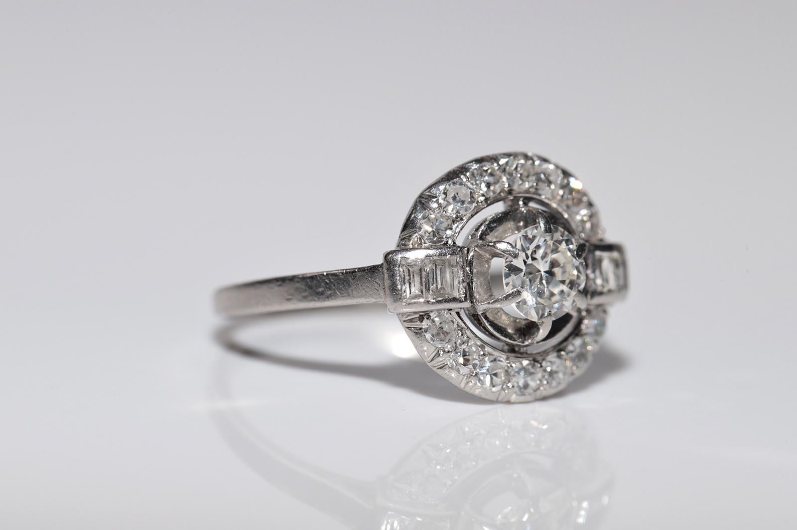 Bague Art déco ancienne des années 1920 en or 18 carats décorée de diamants naturels Pour femmes en vente