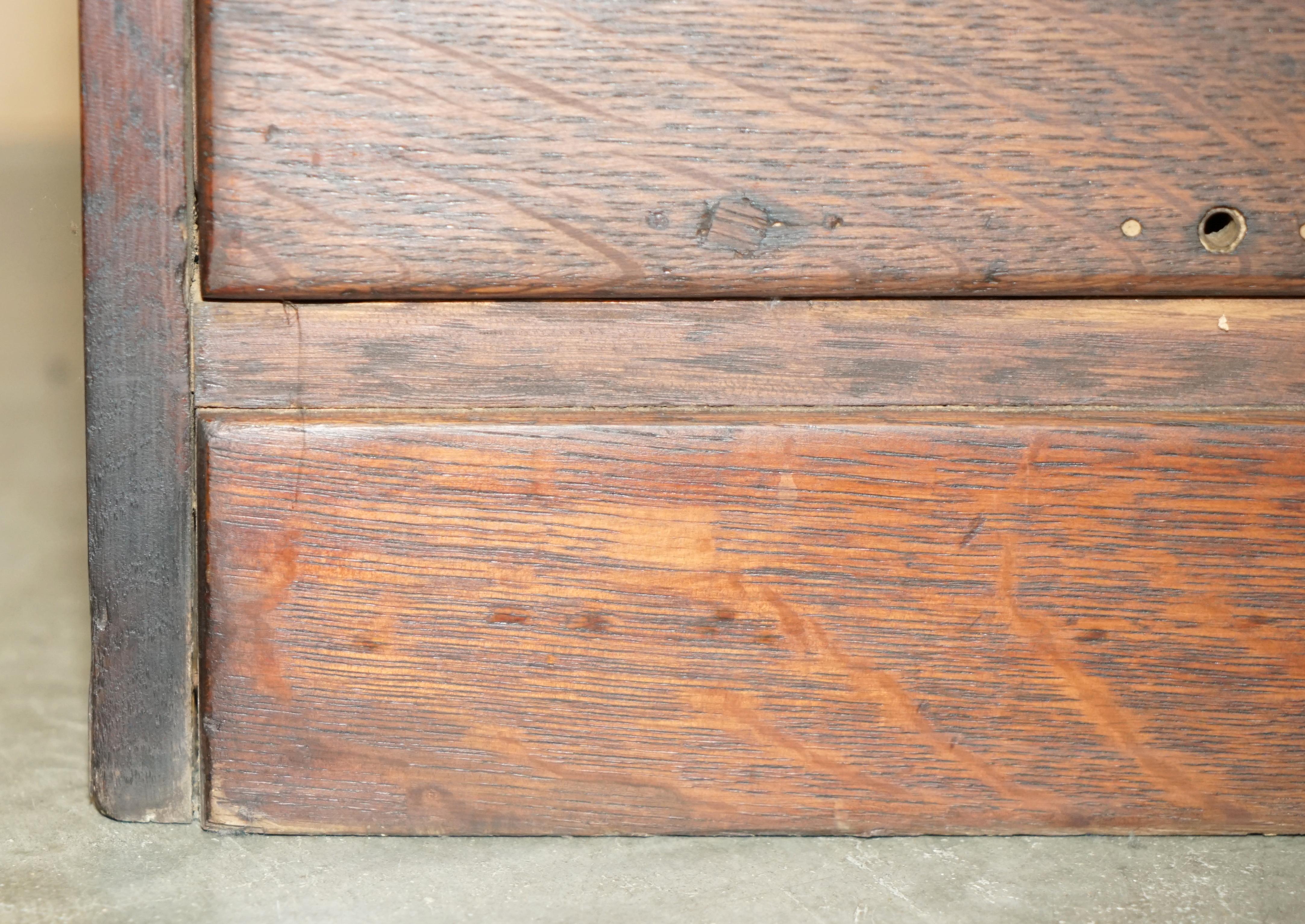 ANTiQUE ART DECO CIRCA 1920'S RESTORED ENGLISH OAK FILING CABINET NEW FITTINGs For Sale 4
