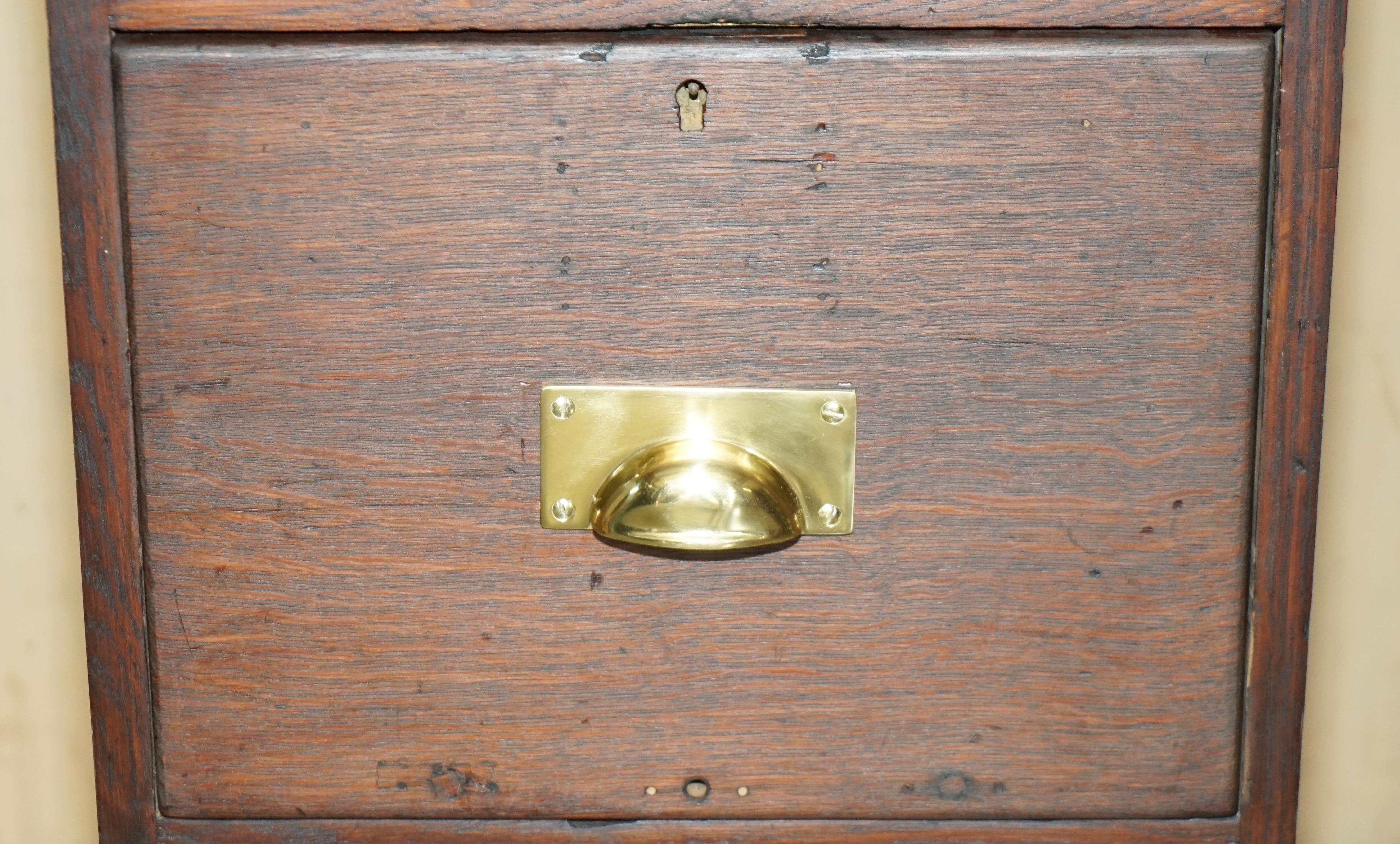 ANTiQUE ART DECO CIRCA 1920'S RESTORED ENGLISH OAK FILING CABINET NEW FITTINGs en vente 2