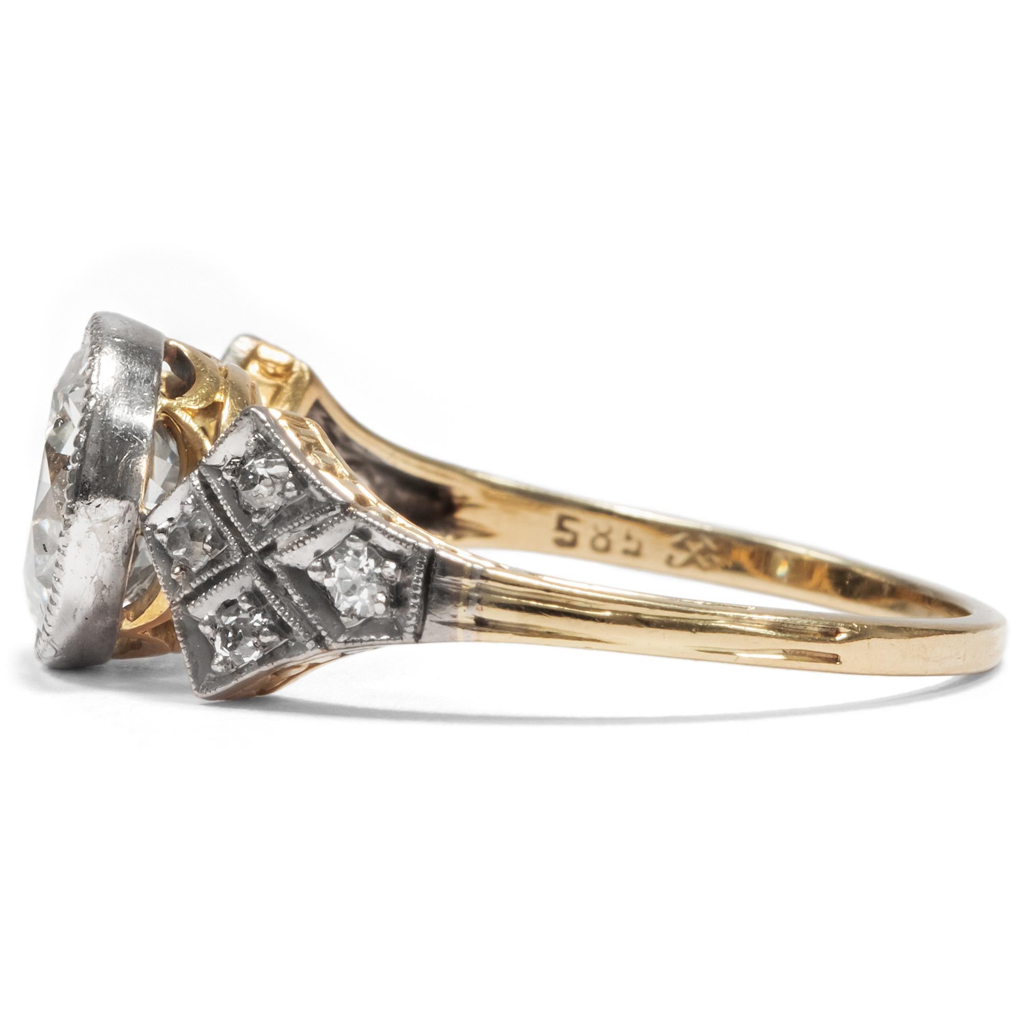 Antique Art Deco circa 1925 Certified 2.00 Carat Diamond Platinum Ring In Excellent Condition In Berlin, Berlin