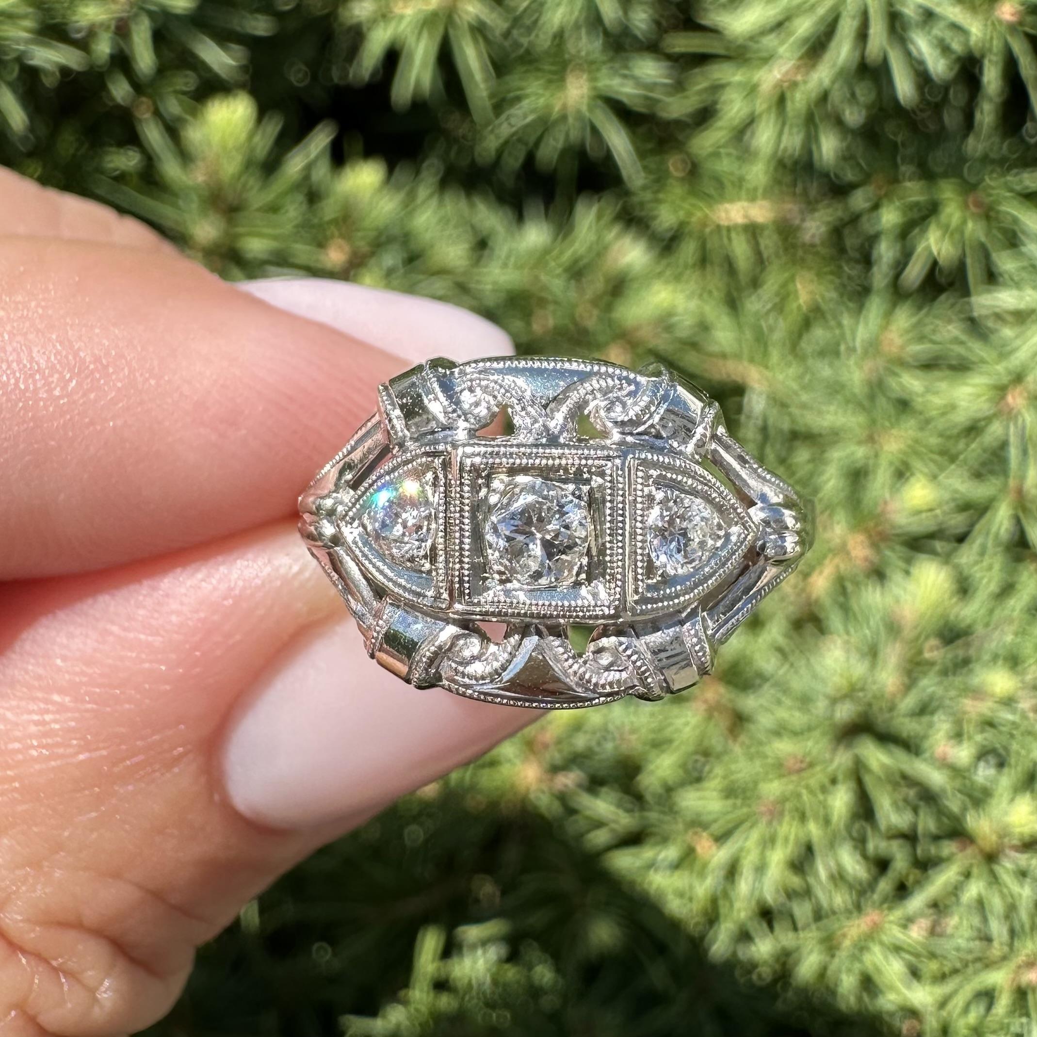 Anello classico d'oro Art Deco 0,22ctw Old Diamond Milgrain a lavorazione aperta in vendita 4