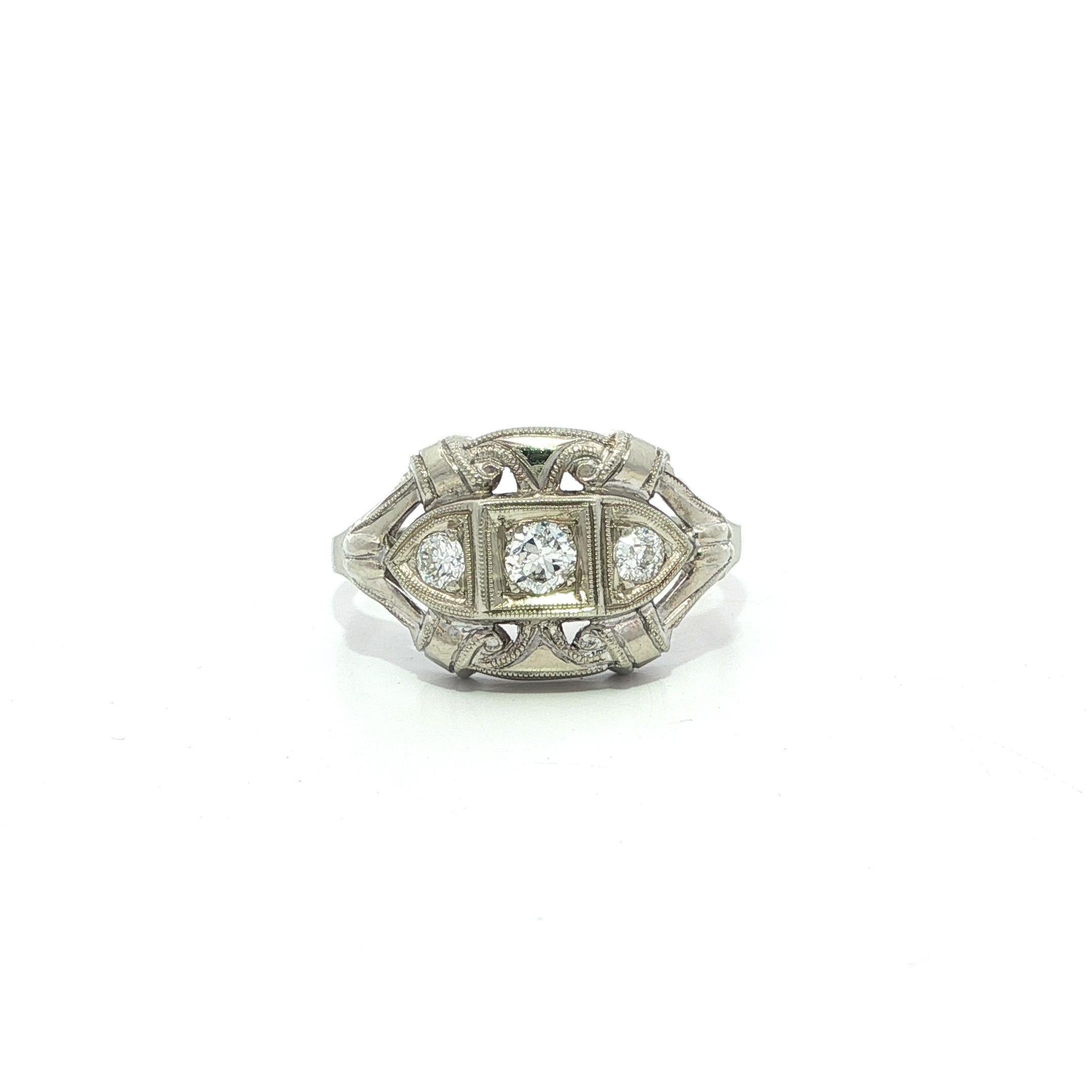 Donna Anello classico d'oro Art Deco 0,22ctw Old Diamond Milgrain a lavorazione aperta in vendita