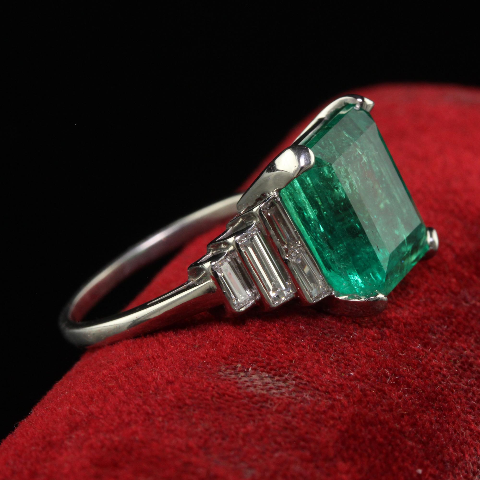 Antique Art Deco Colombian Natural Emerald and Baguette Diamond Ring - GIA In Good Condition For Sale In Great Neck, NY