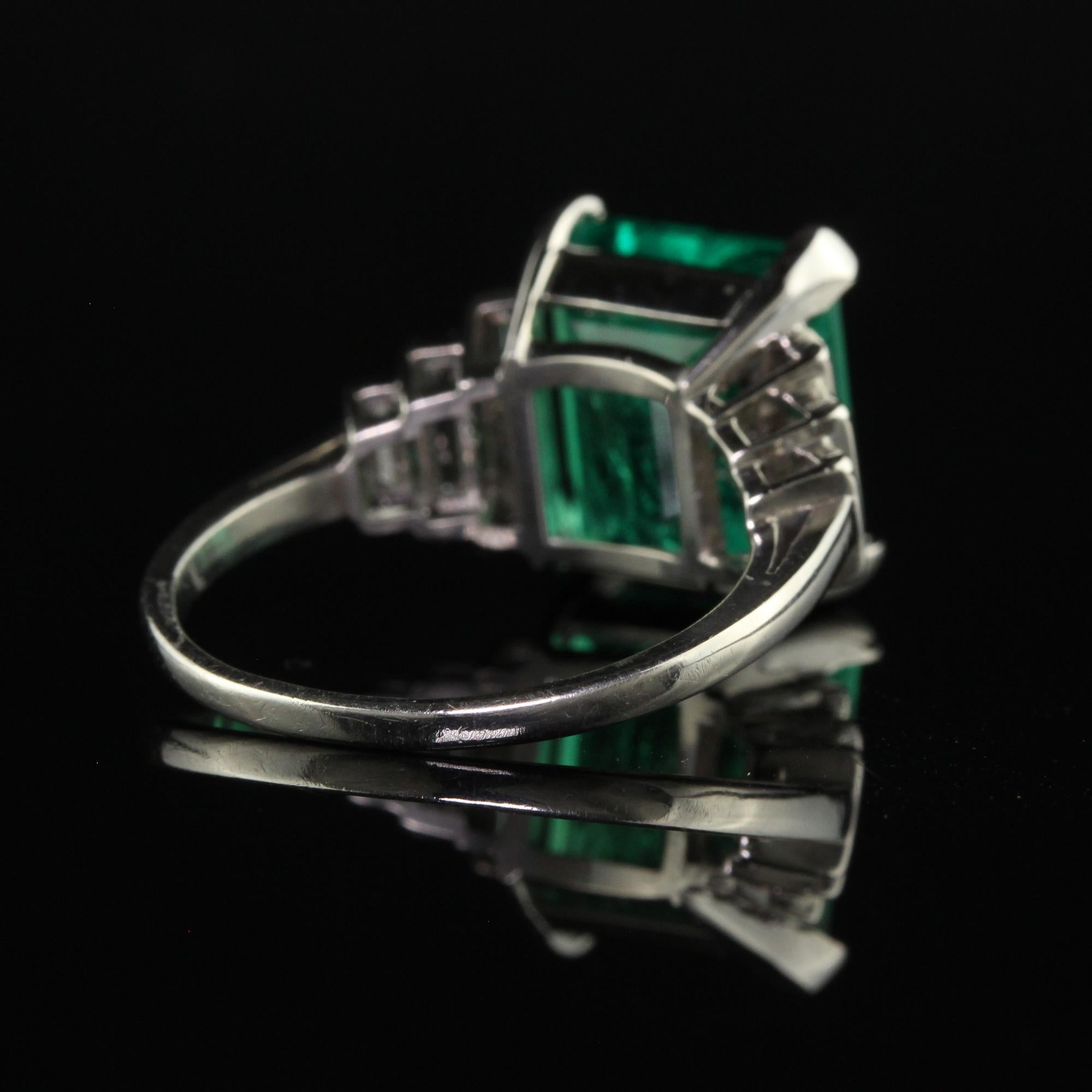 Antique Art Deco Colombian Natural Emerald and Baguette Diamond Ring - GIA For Sale 3