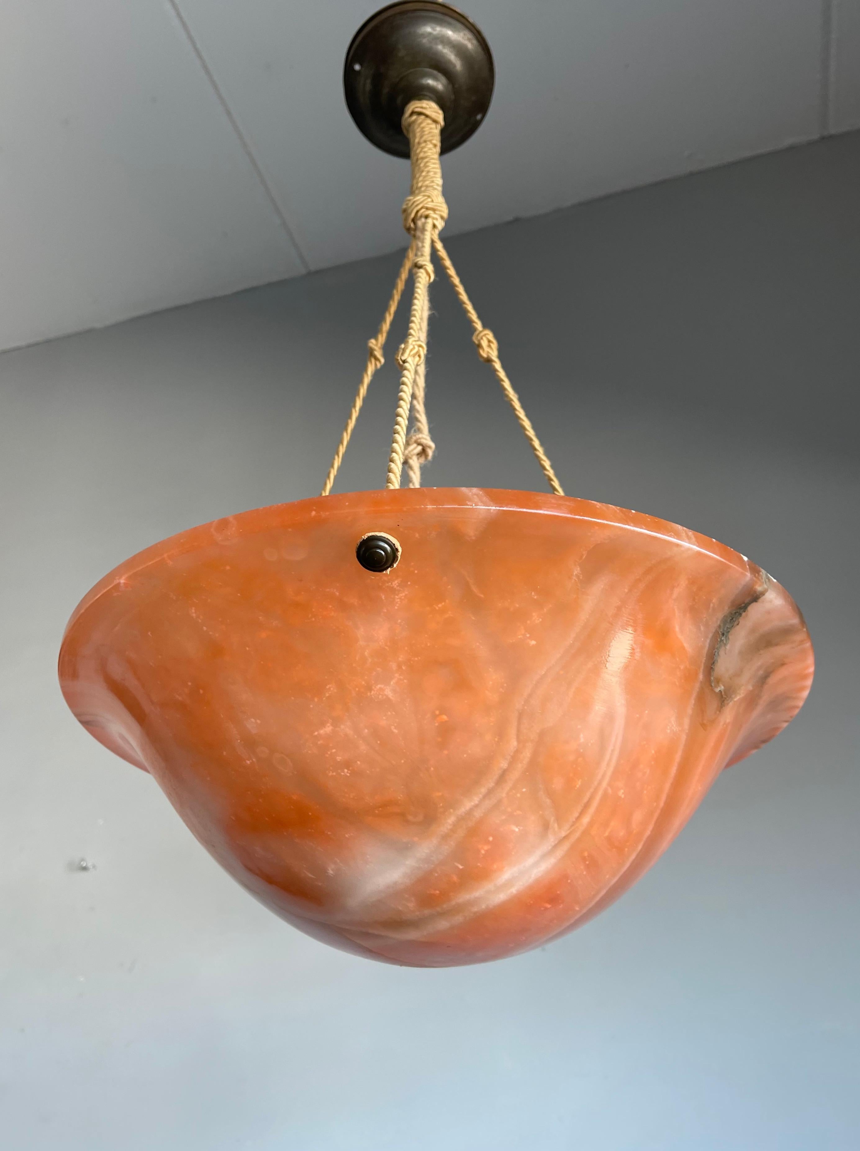 Lampe à suspension Art Déco rare en pierre d'albâtre de couleur magique, plafonnier, corde d'origine en vente 9