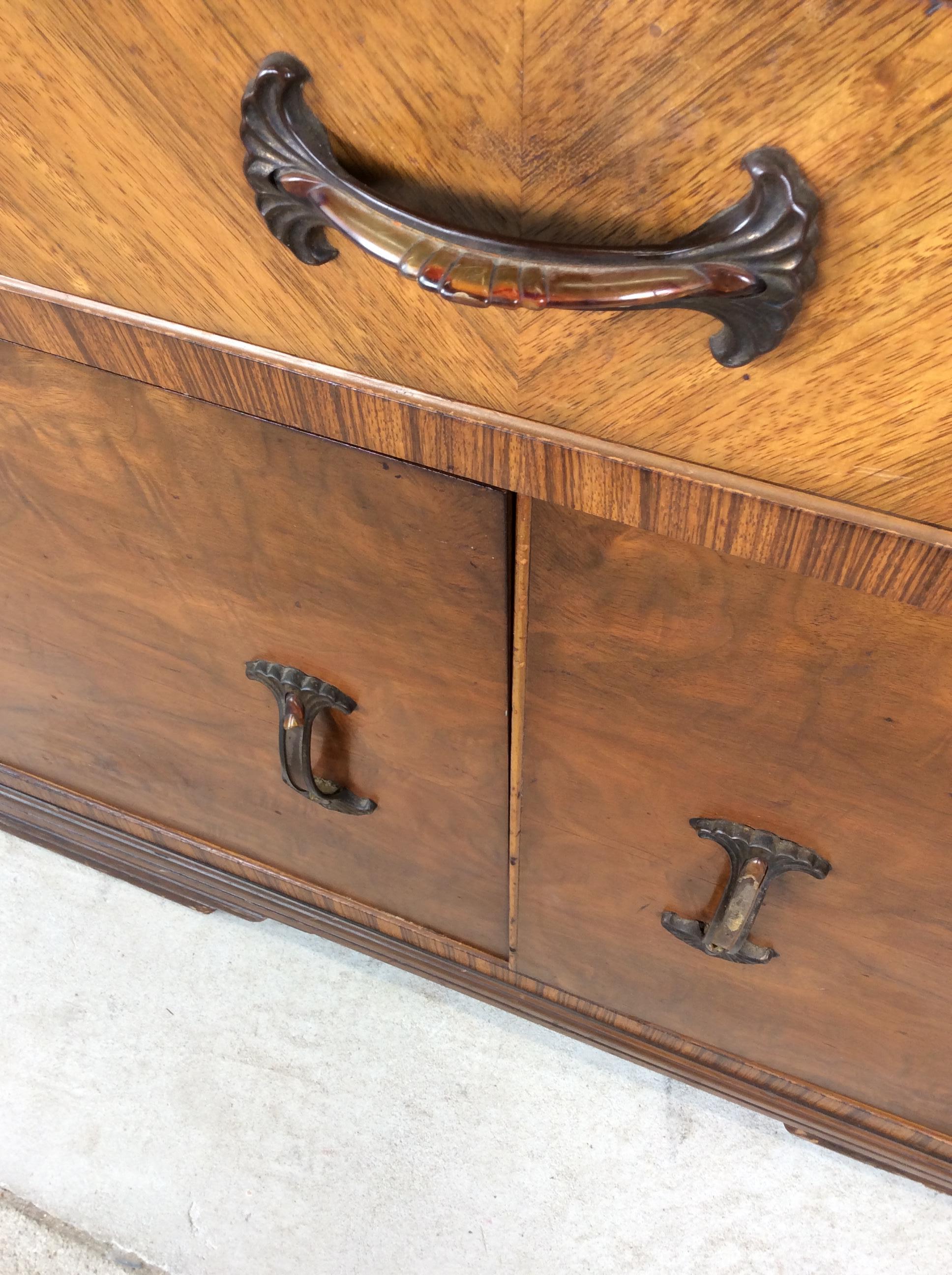 Antica credenza compatta Art Deco con piano a cascata in vendita 6