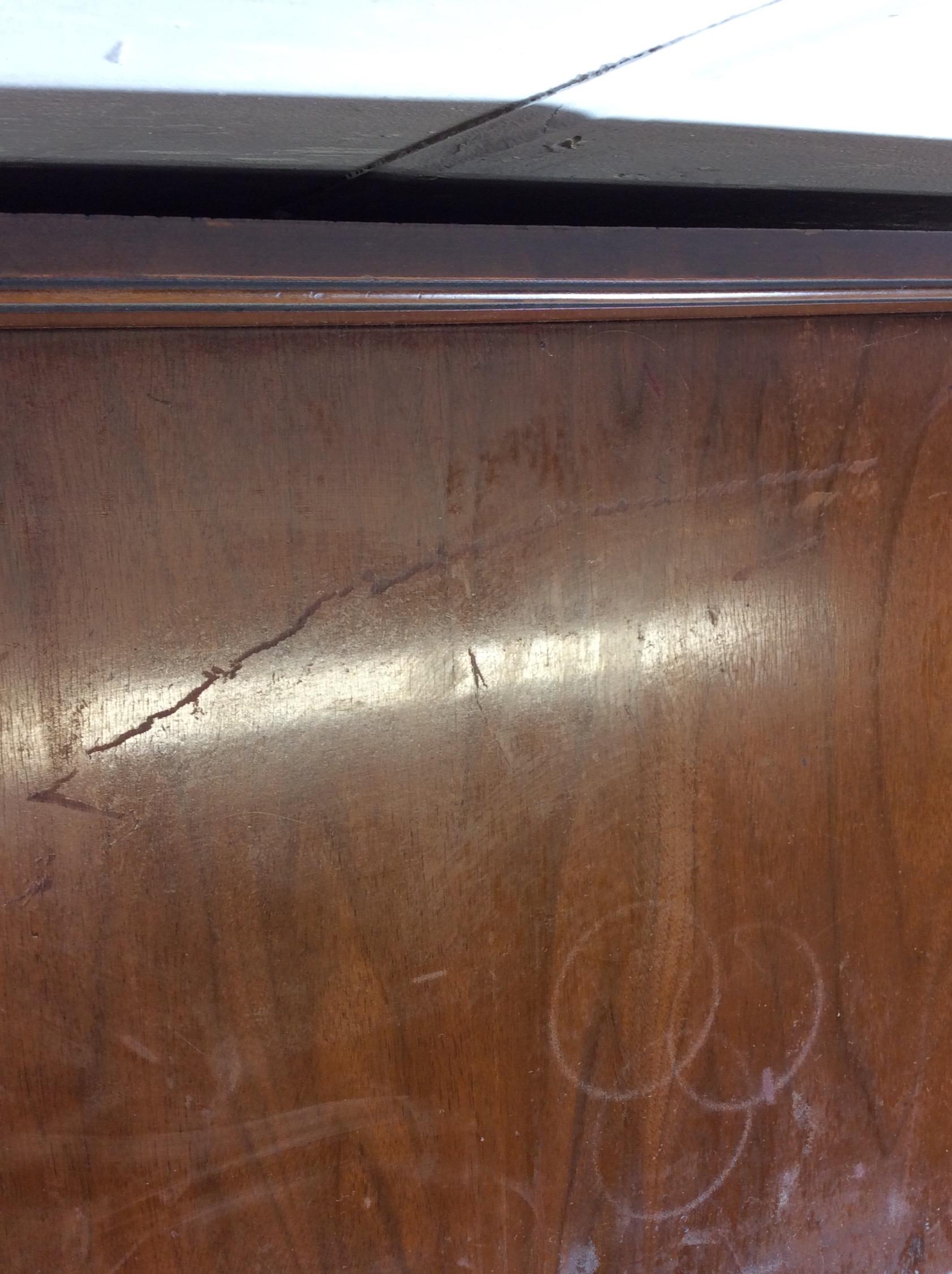 Americano Antica credenza compatta Art Deco con piano a cascata in vendita