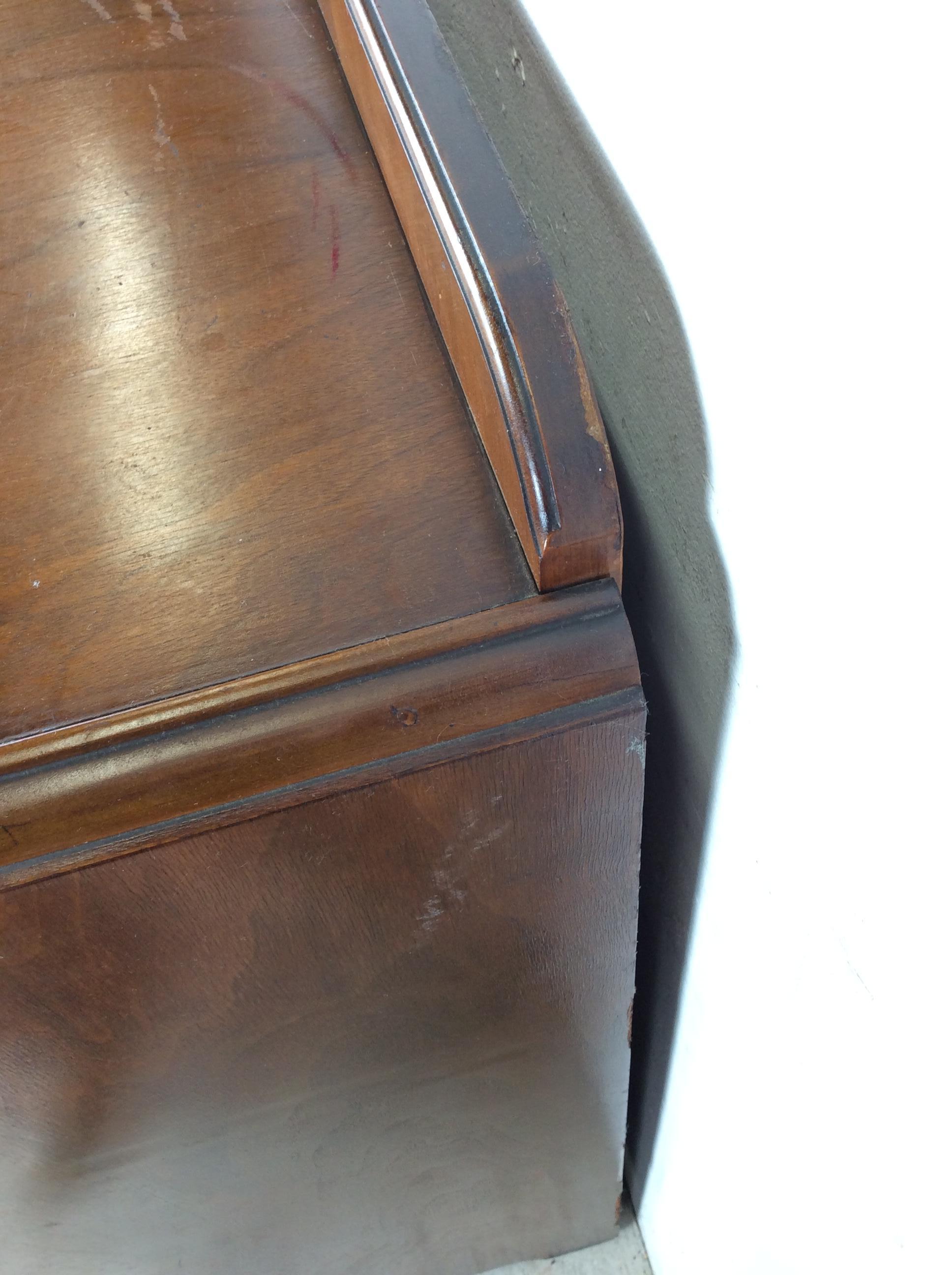 Antica credenza compatta Art Deco con piano a cascata In condizioni buone in vendita a Freehold, NJ