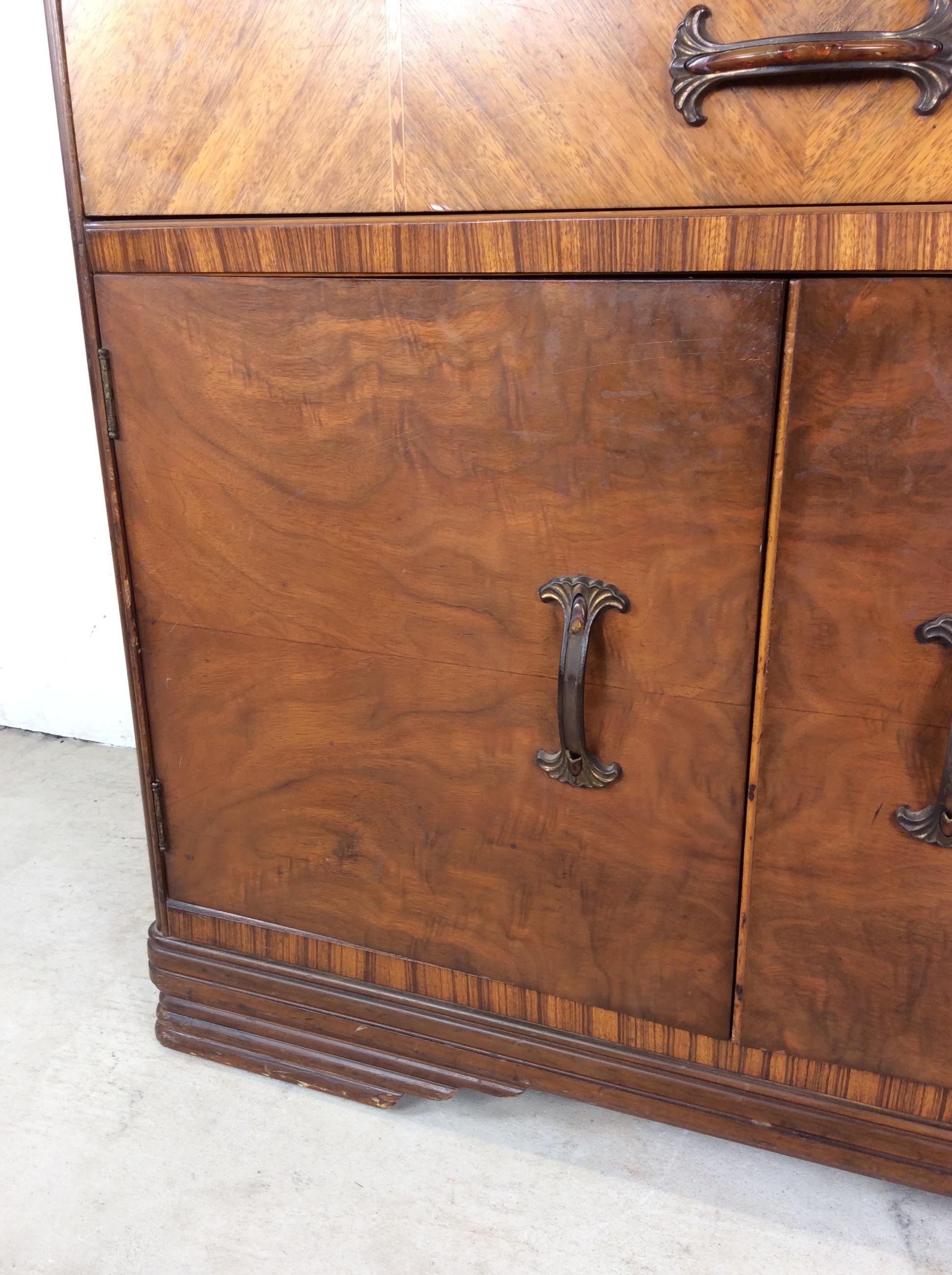 XX secolo Antica credenza compatta Art Deco con piano a cascata in vendita