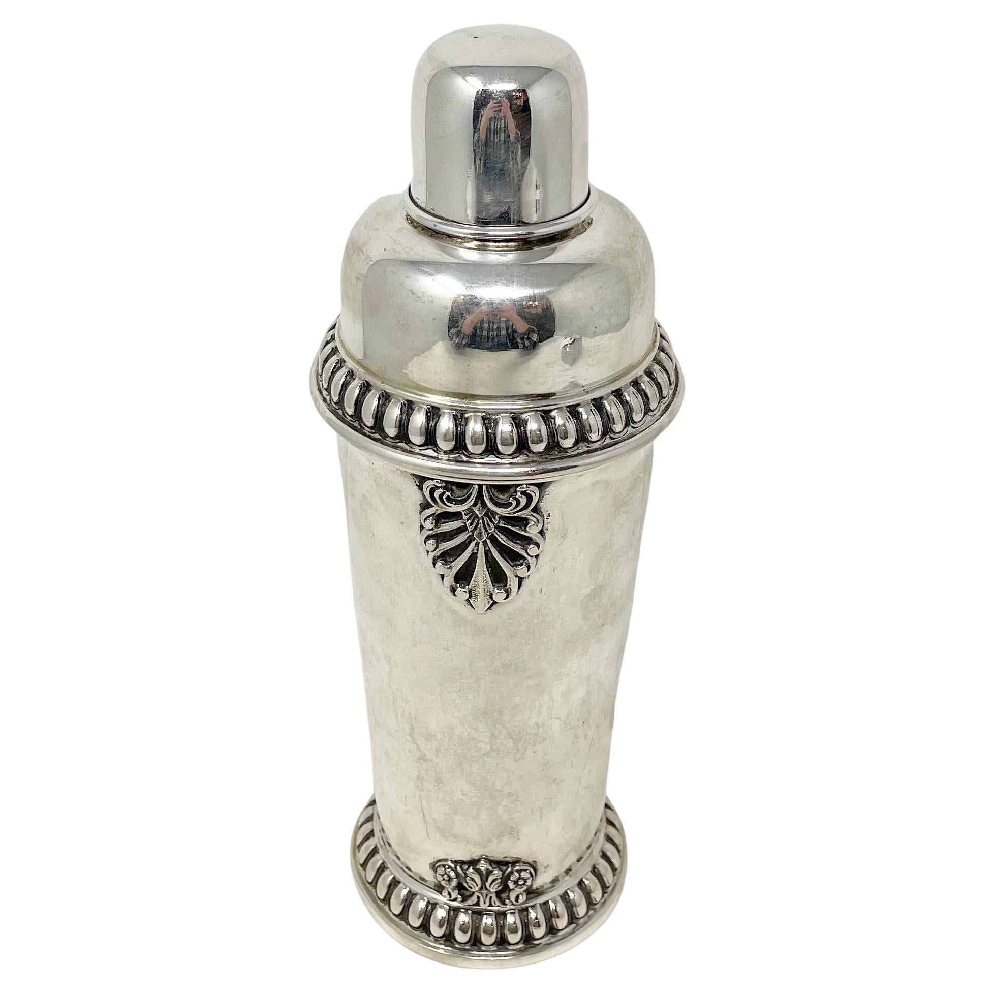 Européen Shaker à cocktail Art déco continental en argent sterling ancien, vers 1920-1930. en vente