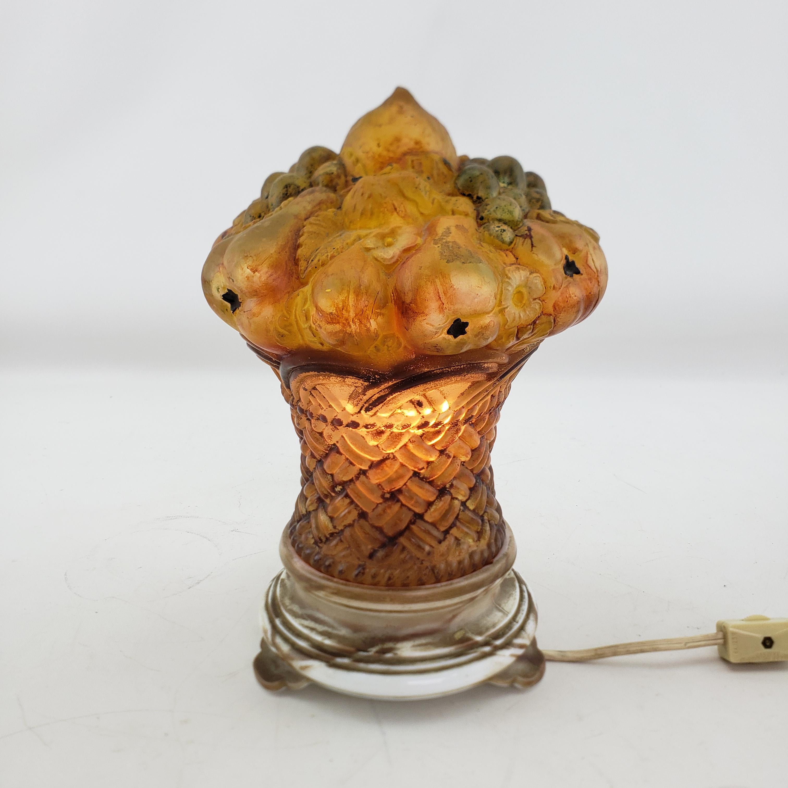 Antike tschechische Art-Déco-Tischlampe mit geformtem und umgekehrtem Obstkorb, Art déco im Angebot 5