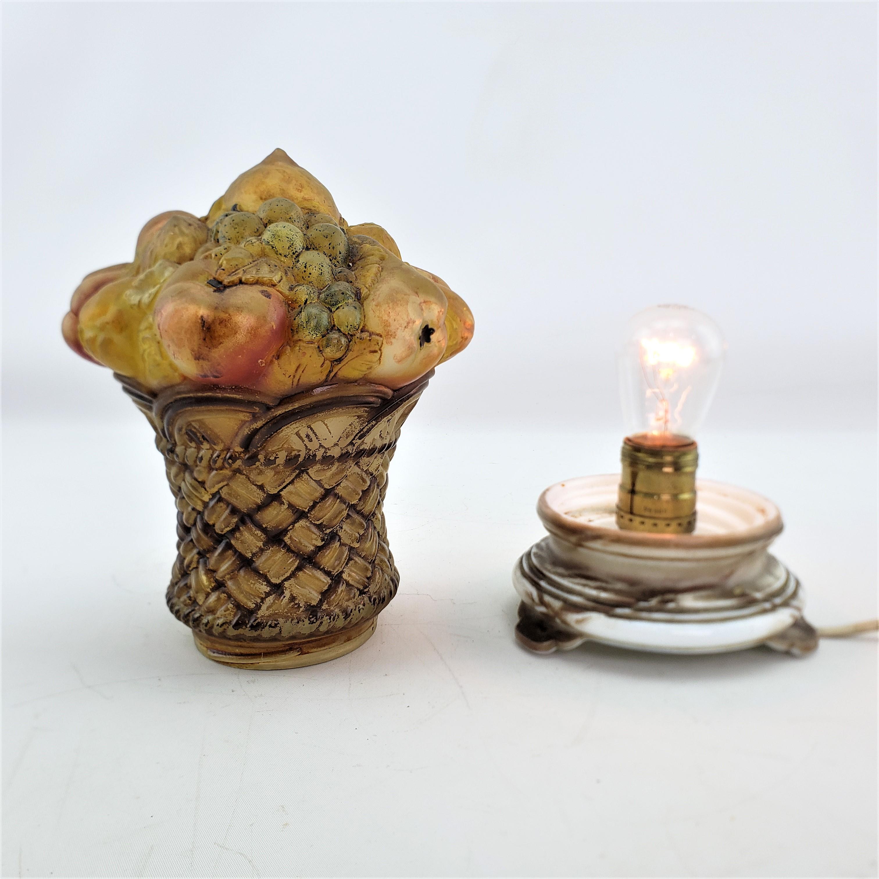 Antike tschechische Art-Déco-Tischlampe mit geformtem und umgekehrtem Obstkorb, Art déco im Angebot 7