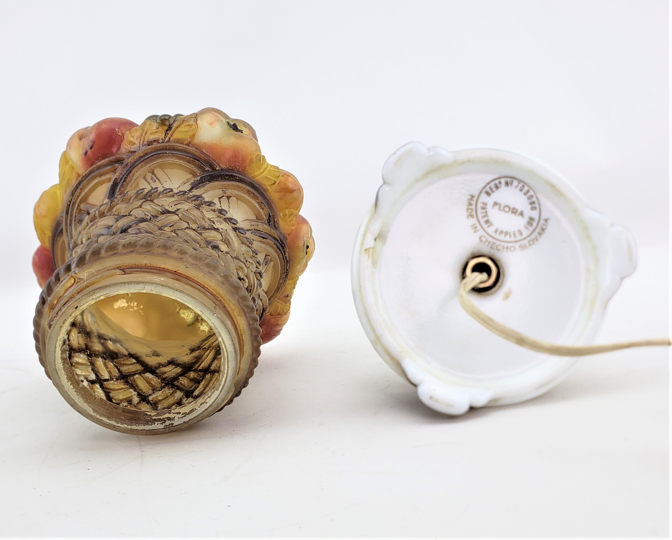 Antike tschechische Art-Déco-Tischlampe mit geformtem und umgekehrtem Obstkorb, Art déco im Angebot 9