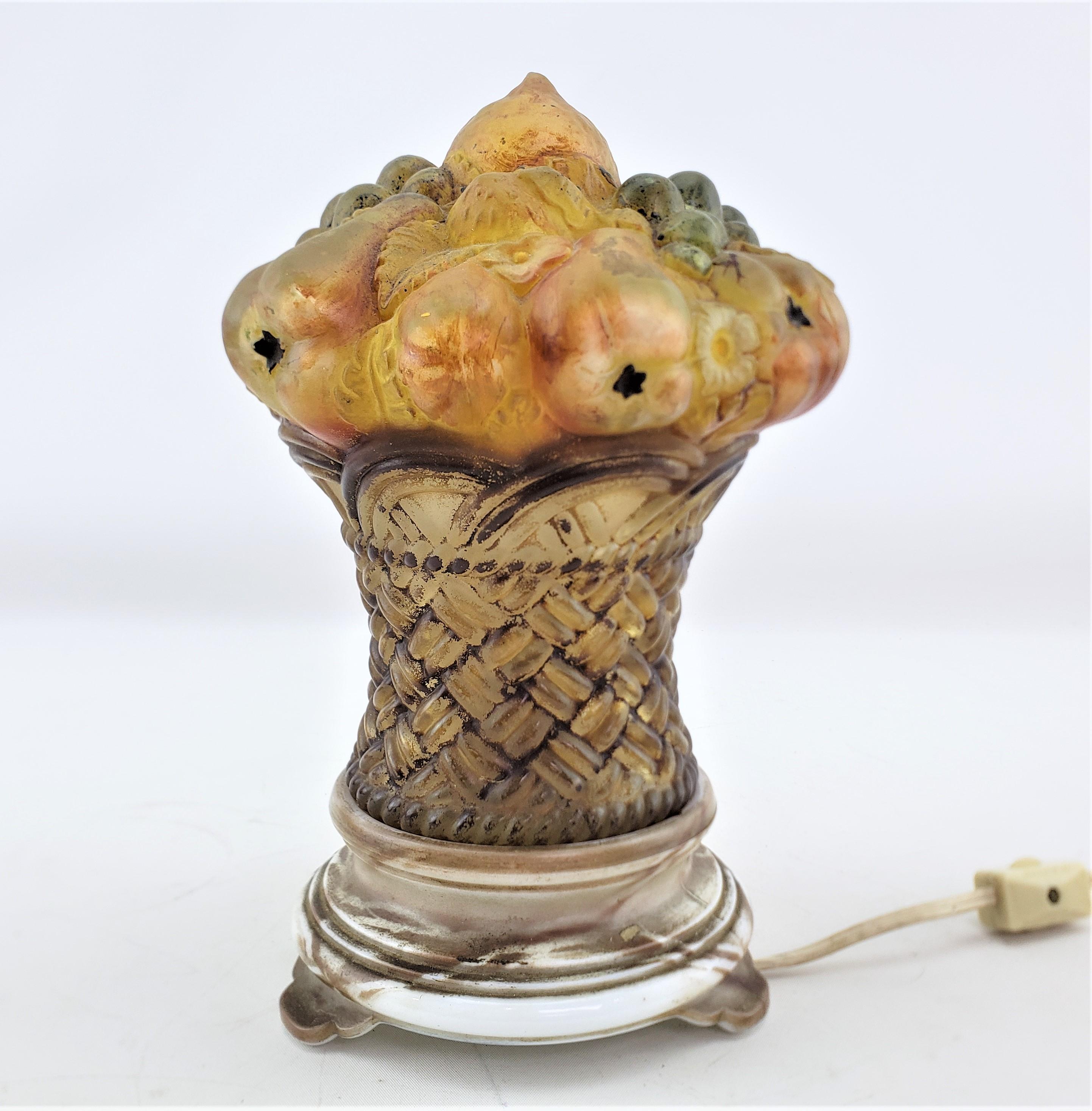 Antike tschechische Art-Déco-Tischlampe mit geformtem und umgekehrtem Obstkorb, Art déco im Angebot 2