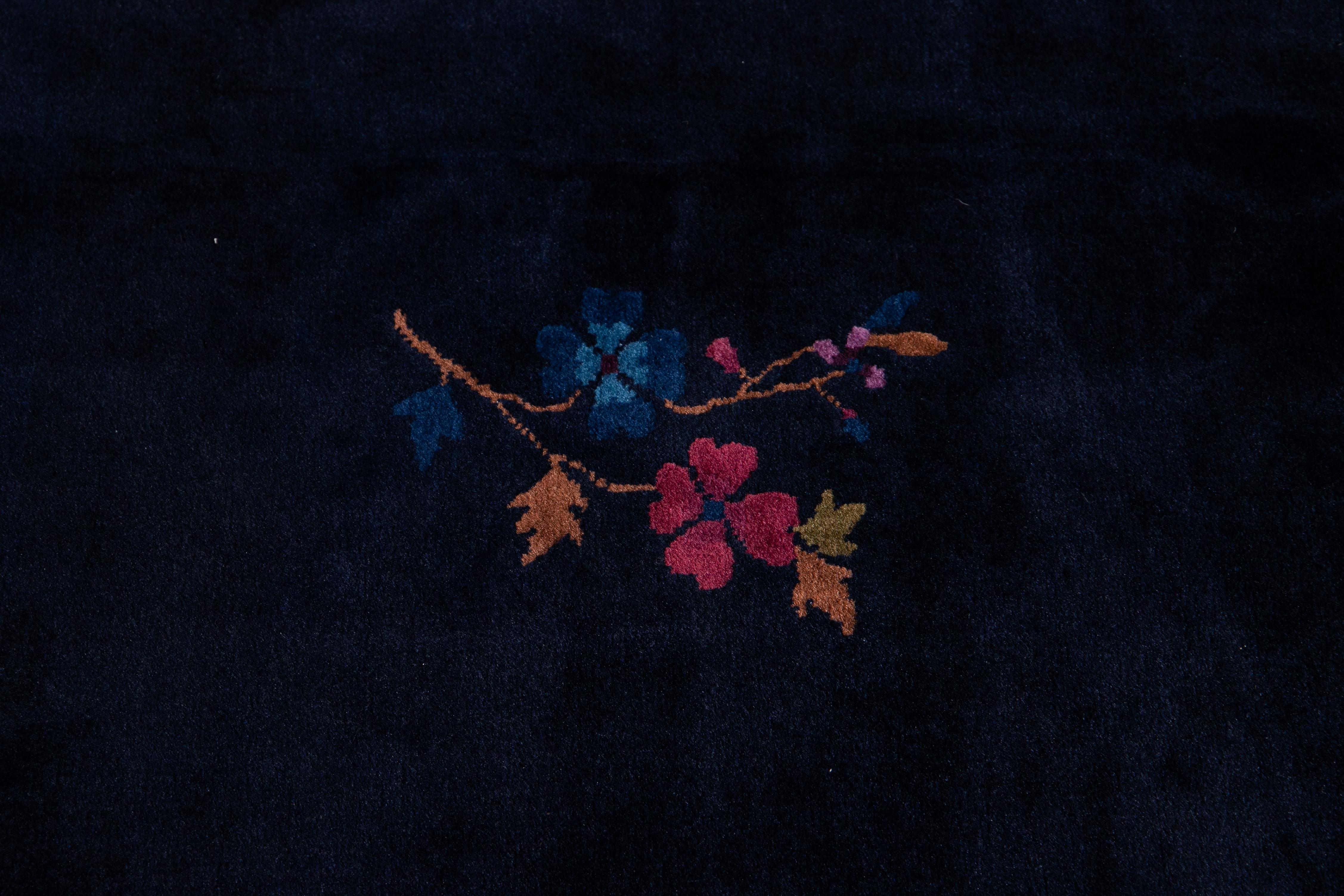 Alfombra antigua de lana china Art Decó índigo oscuro en venta 3
