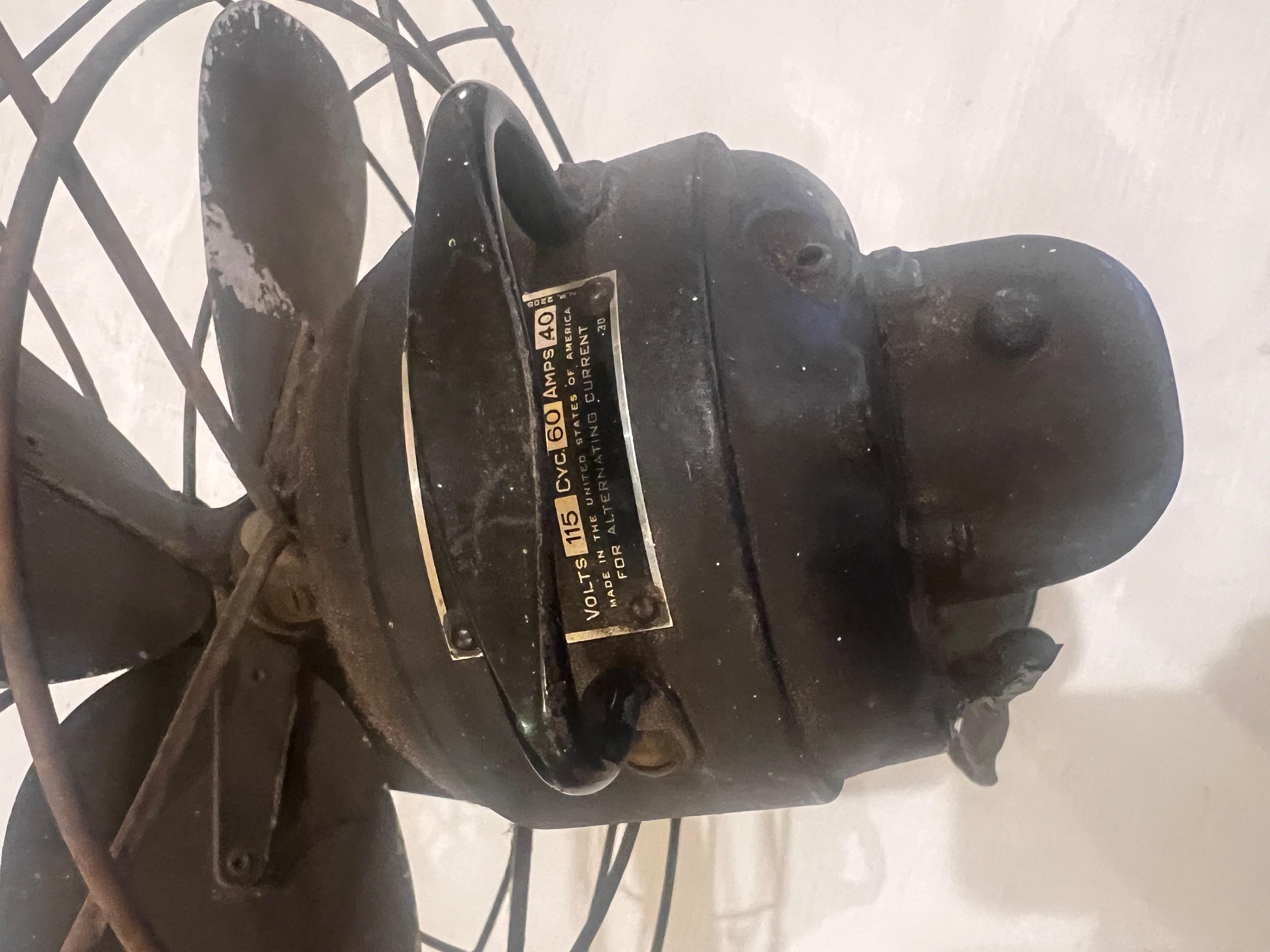 Ventilador de sobremesa Art Decó antiguo de Emerson Electric en venta 1
