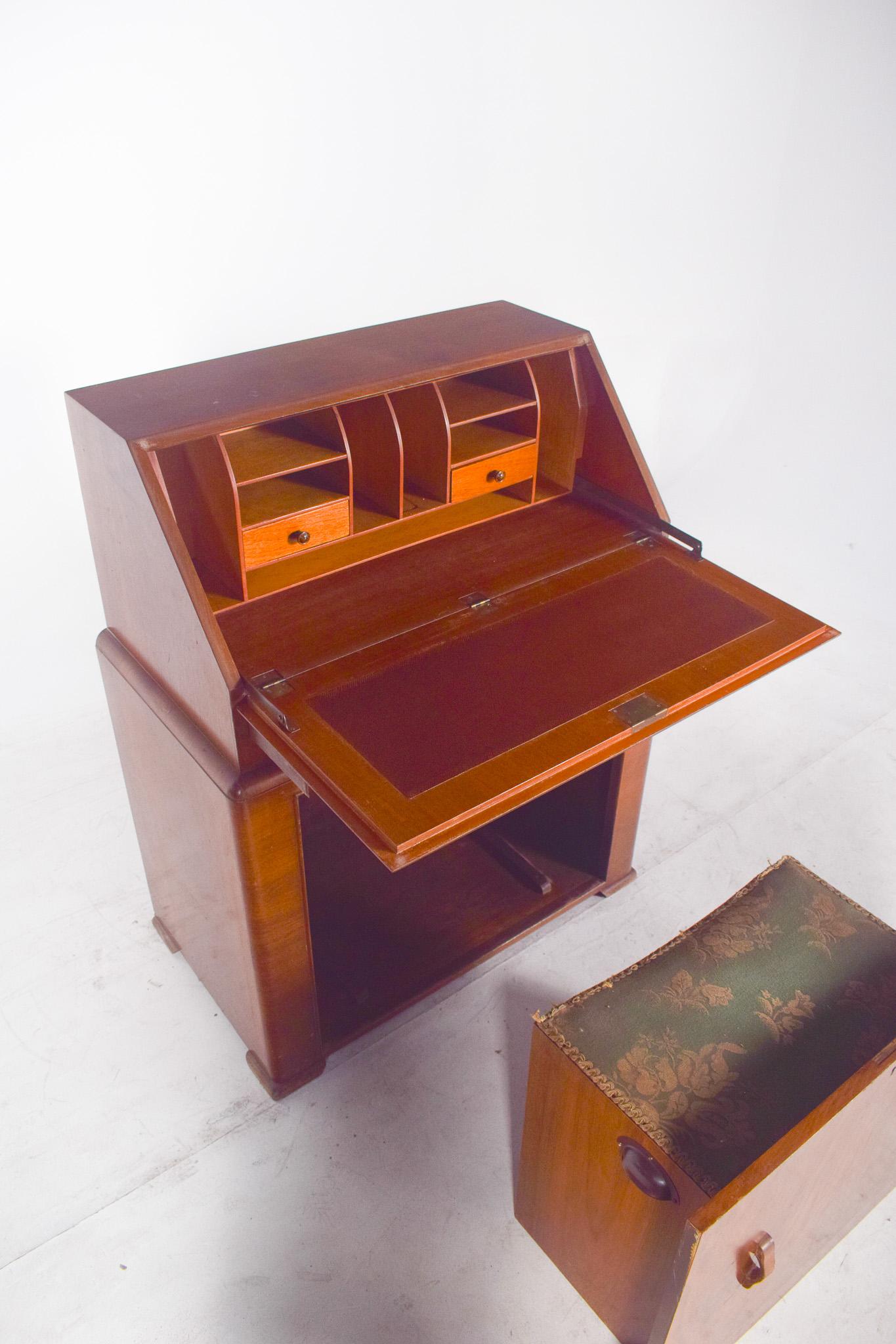 Antique Art Deco Desk with Bench in Walnut For Sale 6