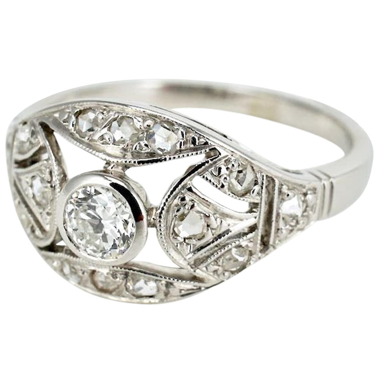 Antique Art Deco Diamond and 18 Karat White Gold Domed Plaque Ring, 1920s For Sale