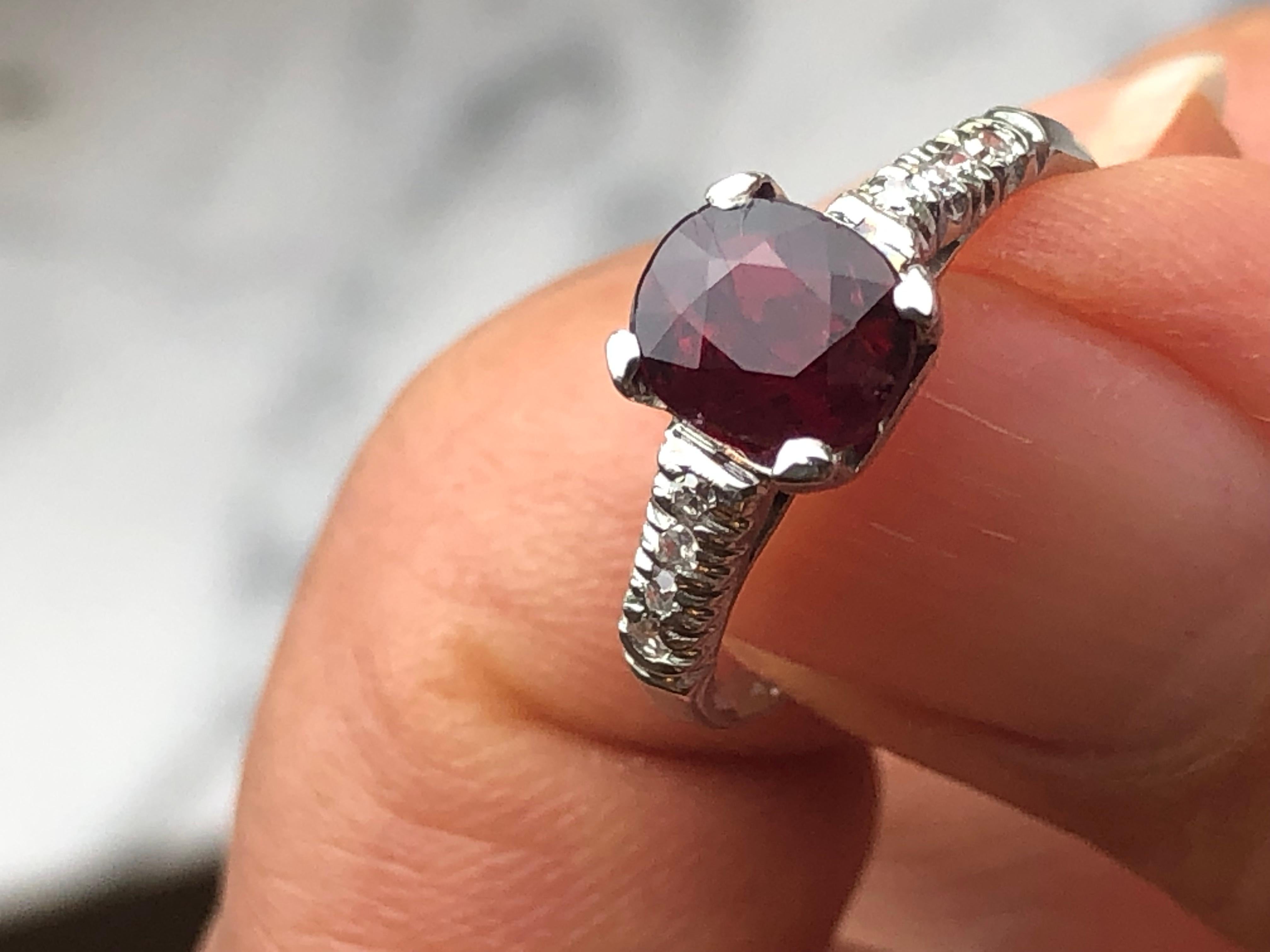 Antique Art Deco Diamond and Ruby Dainty Ring For Sale 3