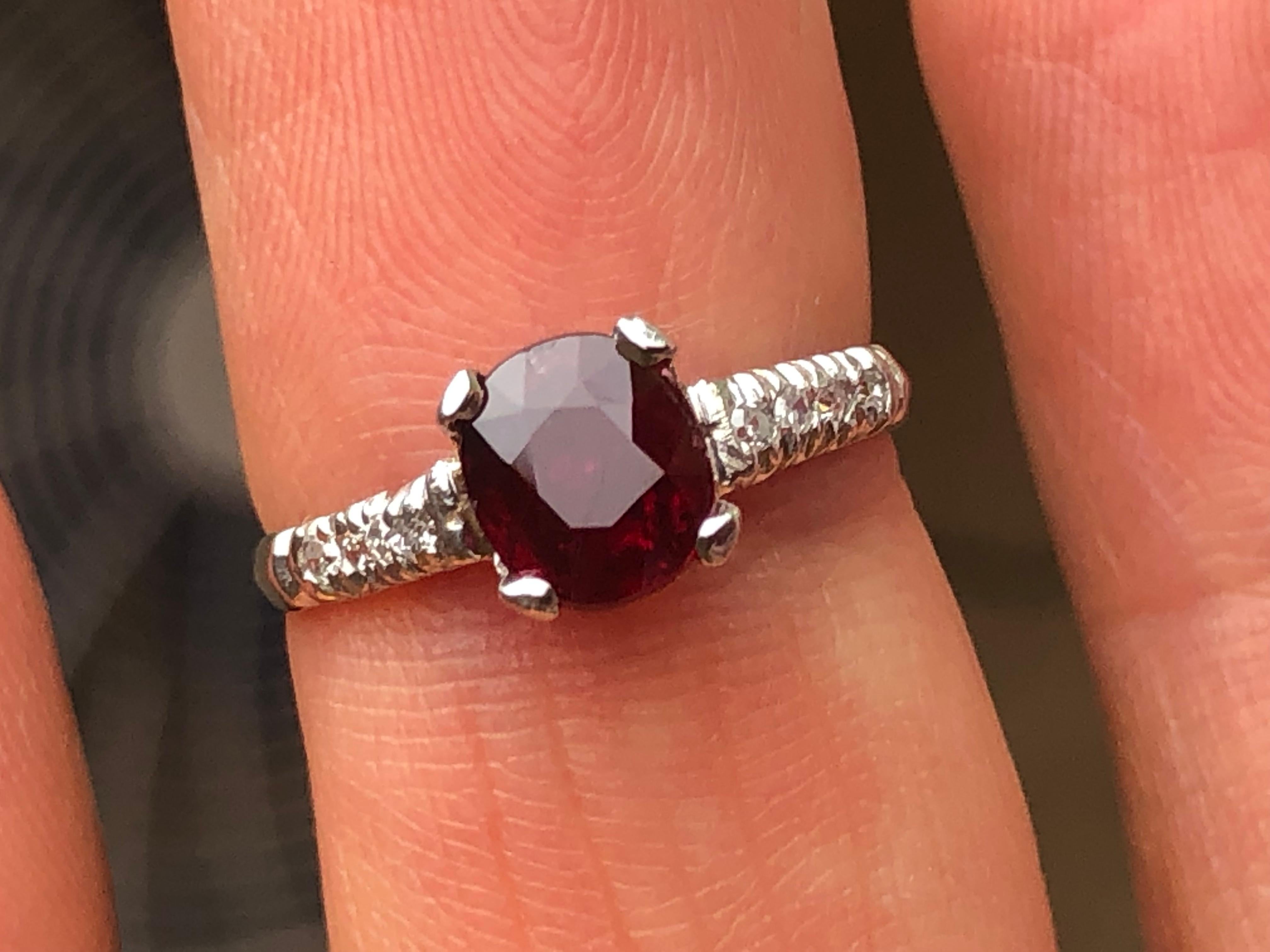 Antique Art Deco Diamond and Ruby Dainty Ring For Sale 1