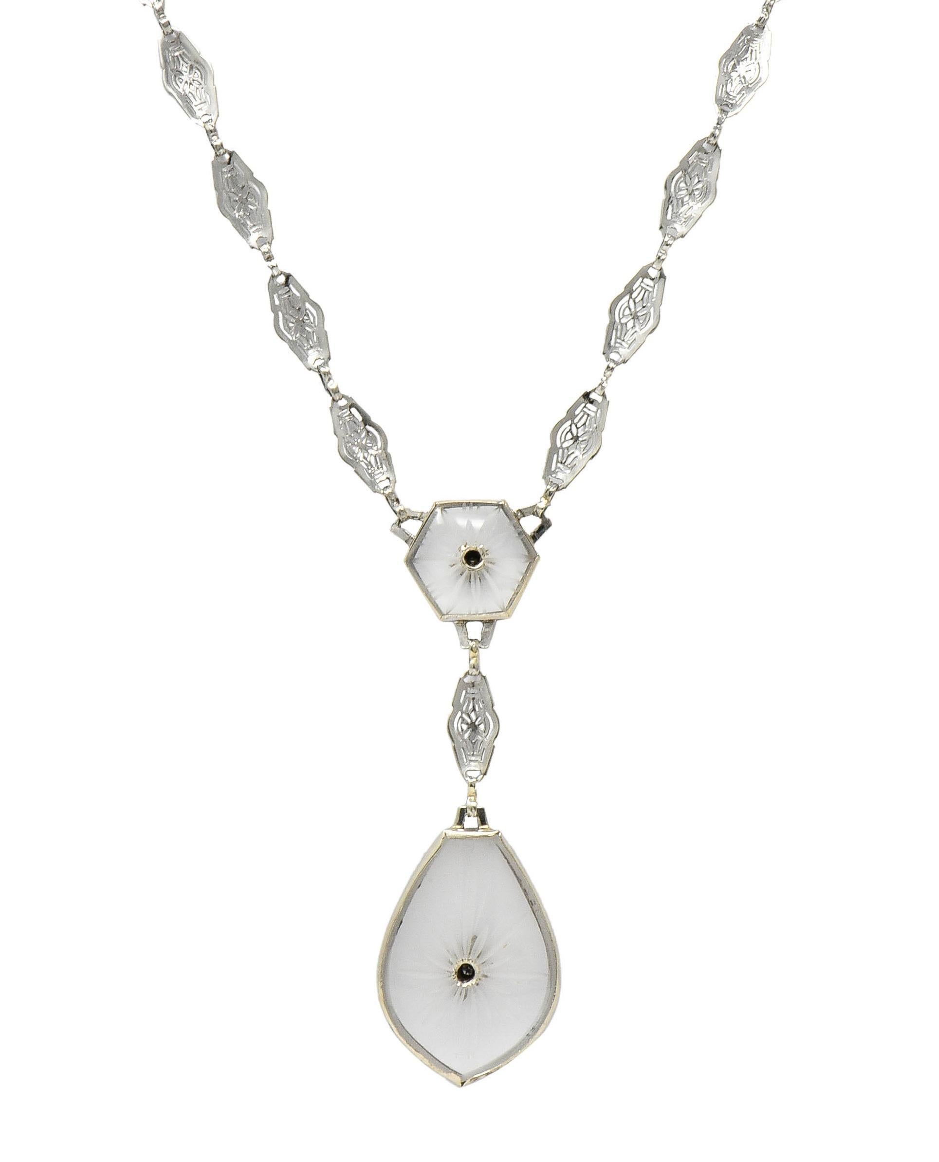 Taglio singolo Collana a goccia in oro bianco 14K e platino con diamante e canfora in stile antico Art Deco in vendita