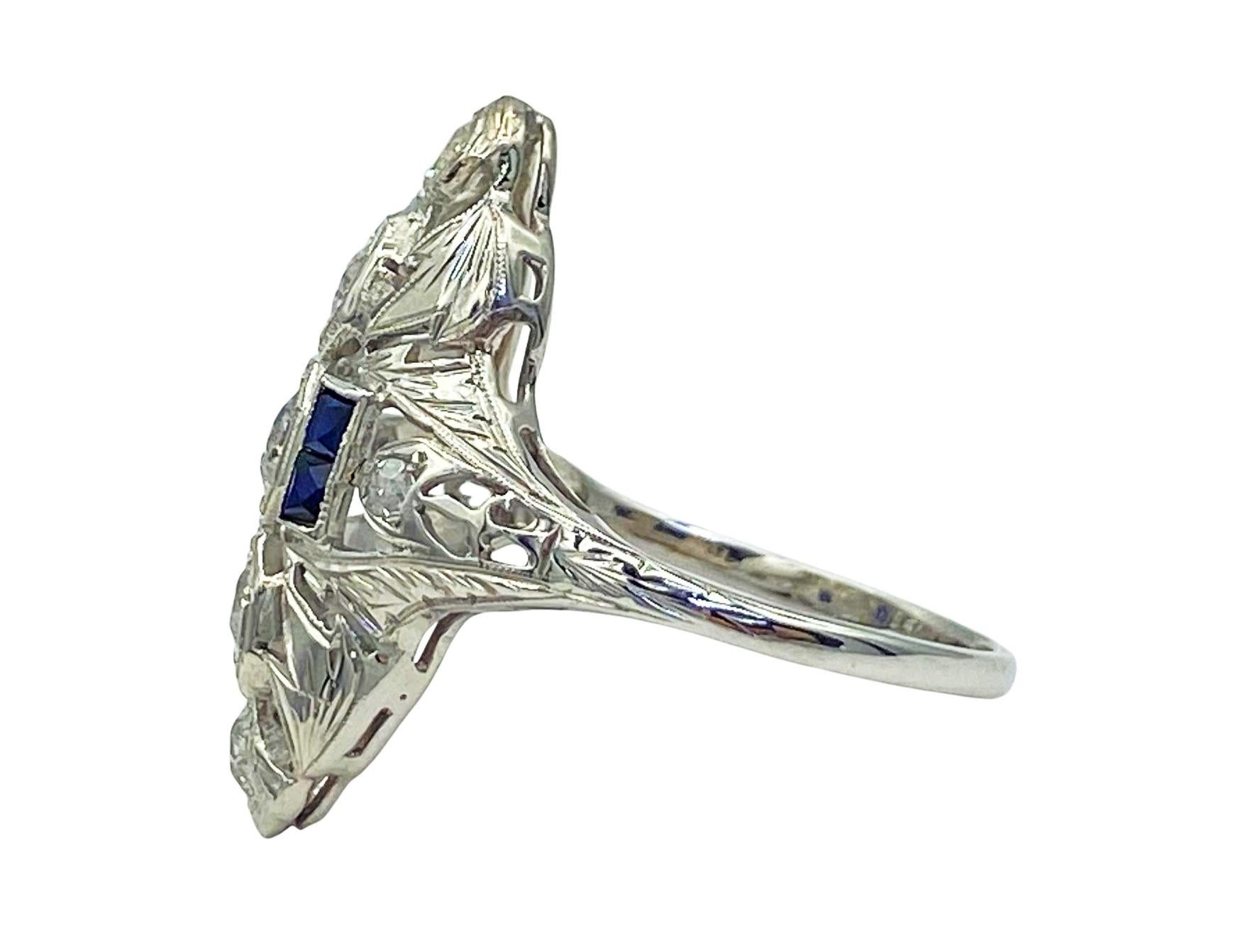 Antique Art Deco 1.5cttw Diamond + Sapphire 18k Gold Shield Cocktail Ring, 1920s In Good Condition For Sale In North Attleboro, MA
