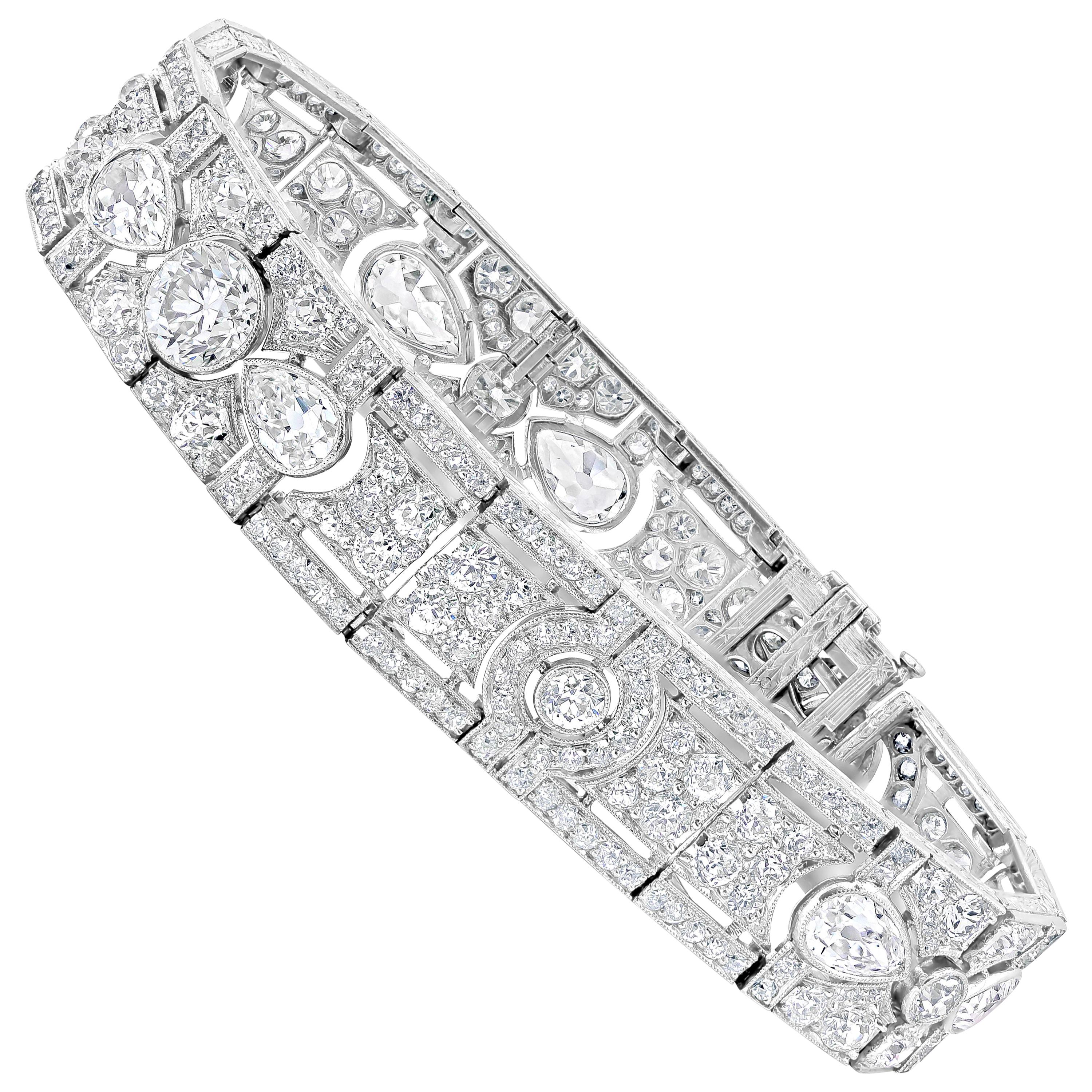 17 Carats Total Mixed Cut Diamond Antique Art Deco Platinum Bracelet For Sale