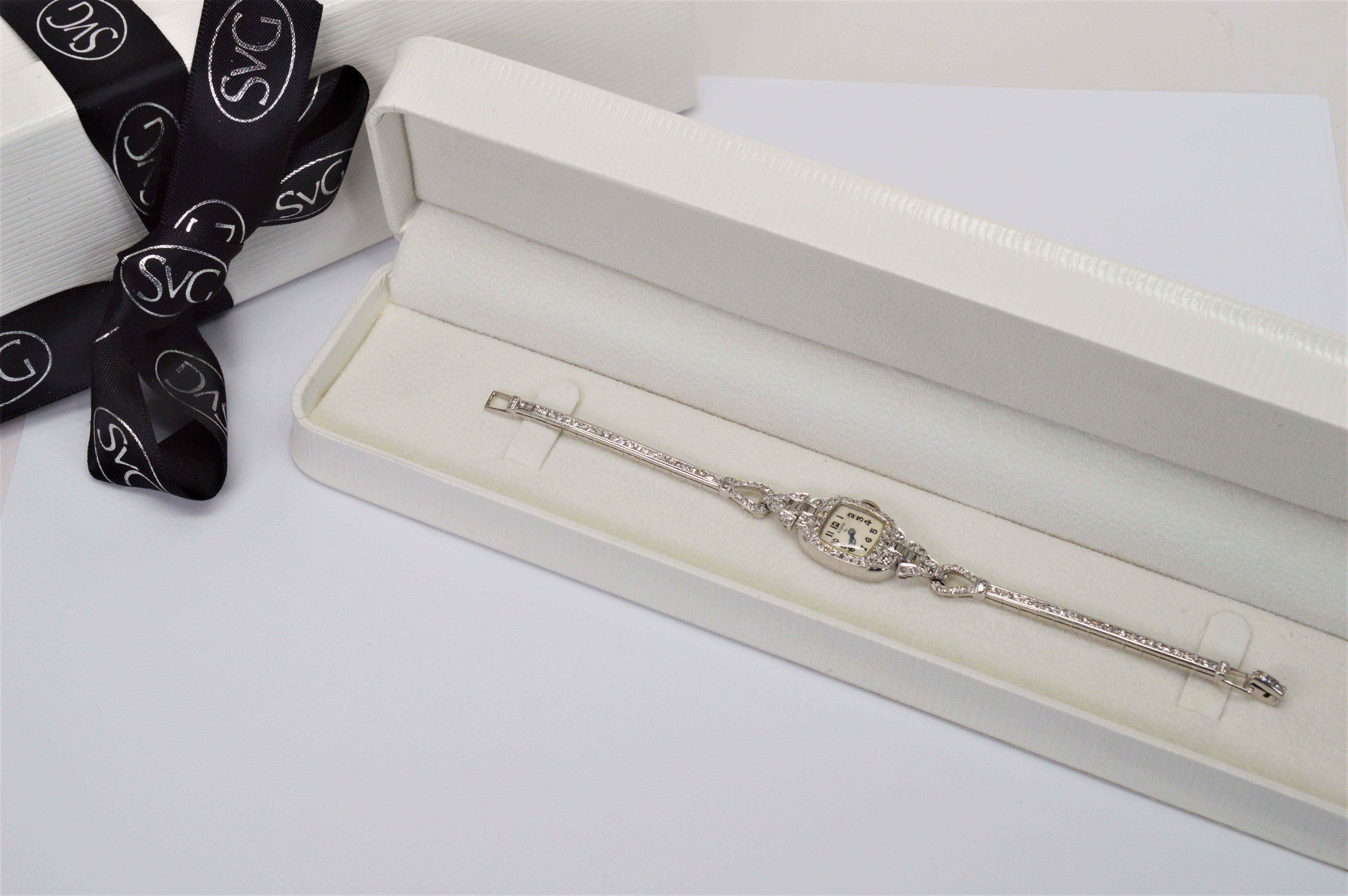 Montre-bracelet Elgin Art déco ancien pour femmes en platine et diamants en vente 7